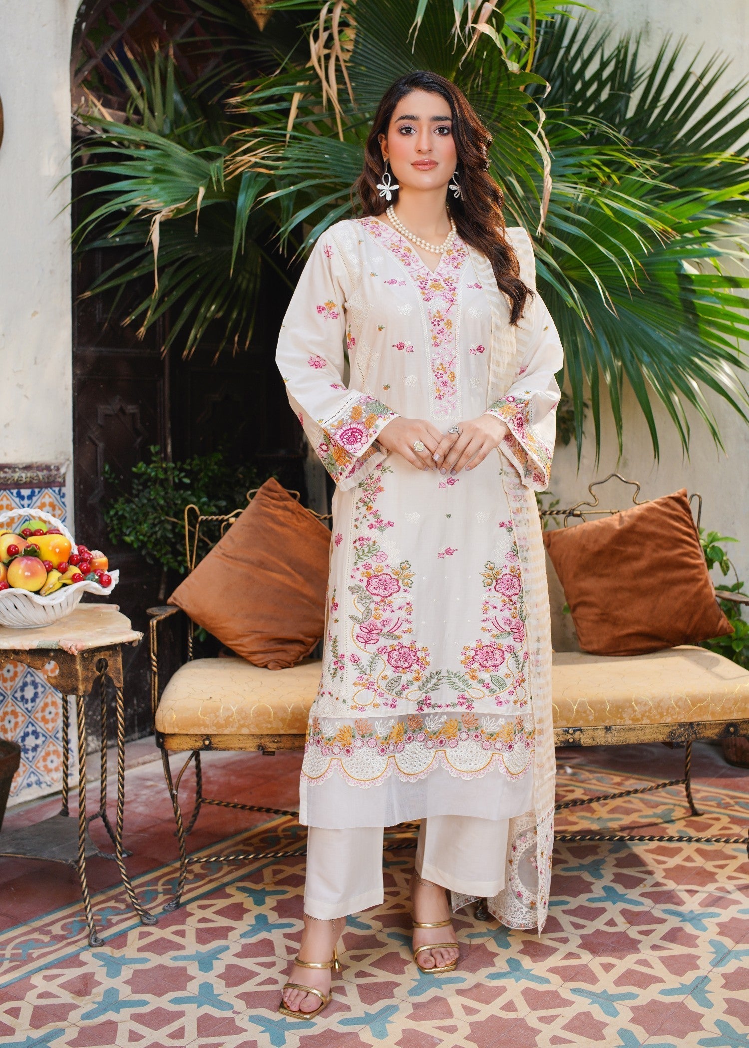 Safdar Embroidery Pure Lawn Embroidered 04 Women 3pcs