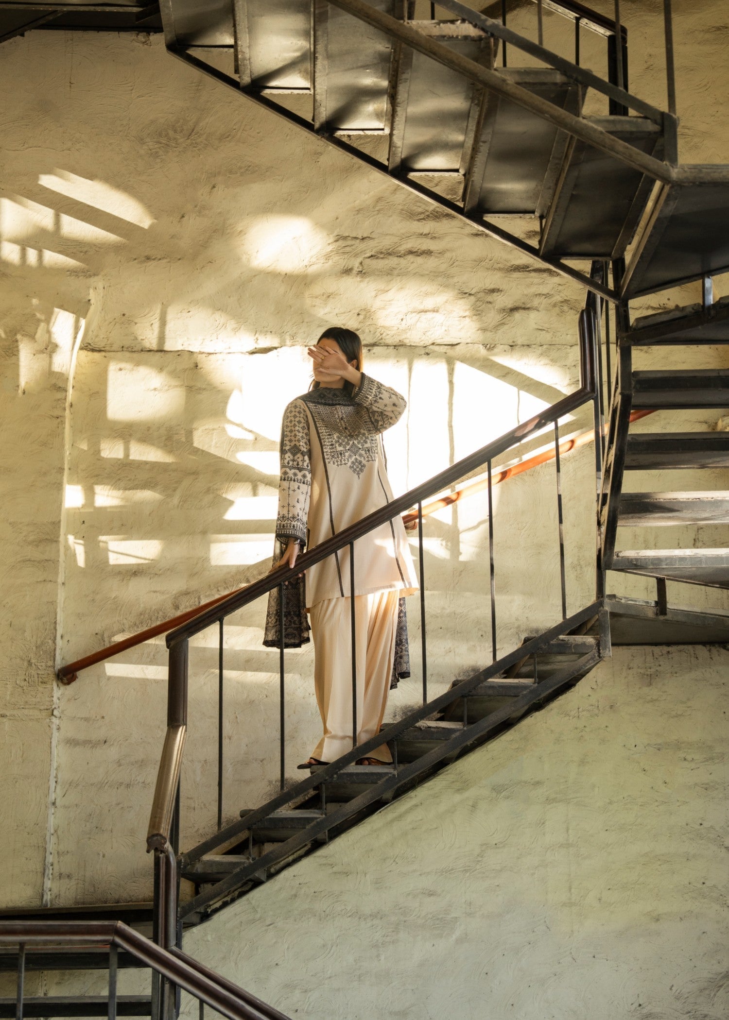 Casual Lite Cotton Emb Suit Beige Women 3pcs