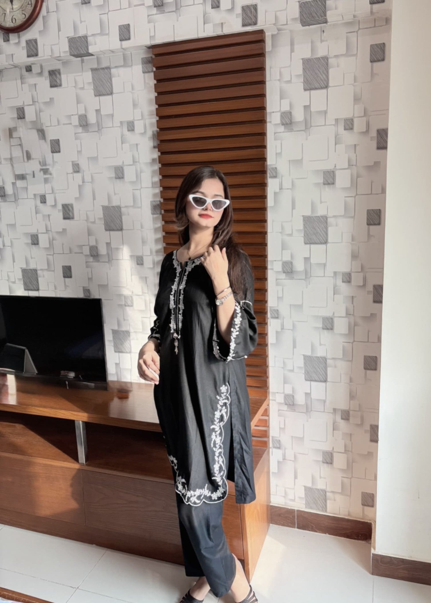 Sabahaats Black Linen Cutwork Embroidered Kurti & Trouser Set Women 2pcs