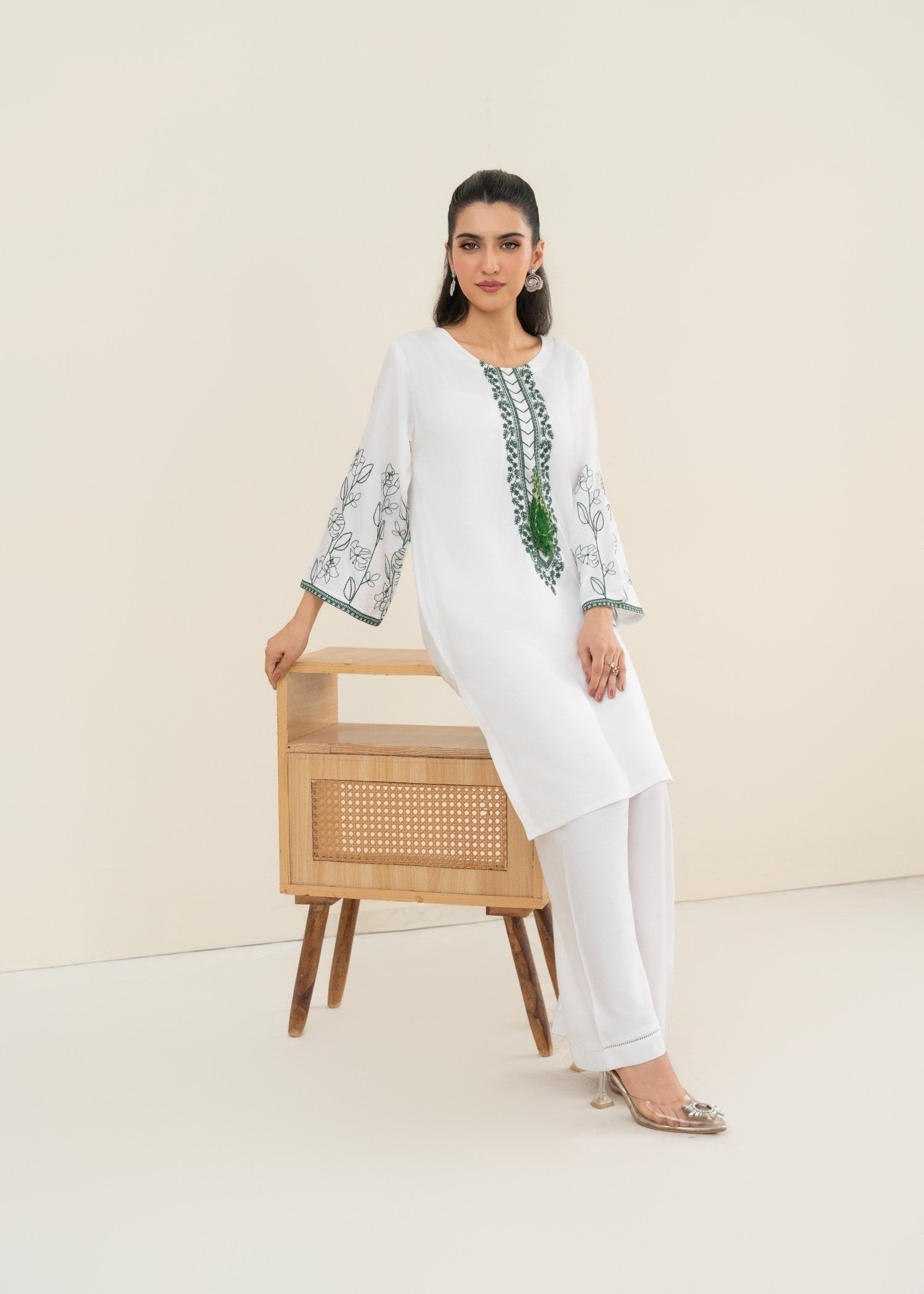 Stylish Collection EMBELLISH WHITE Women 2pcs