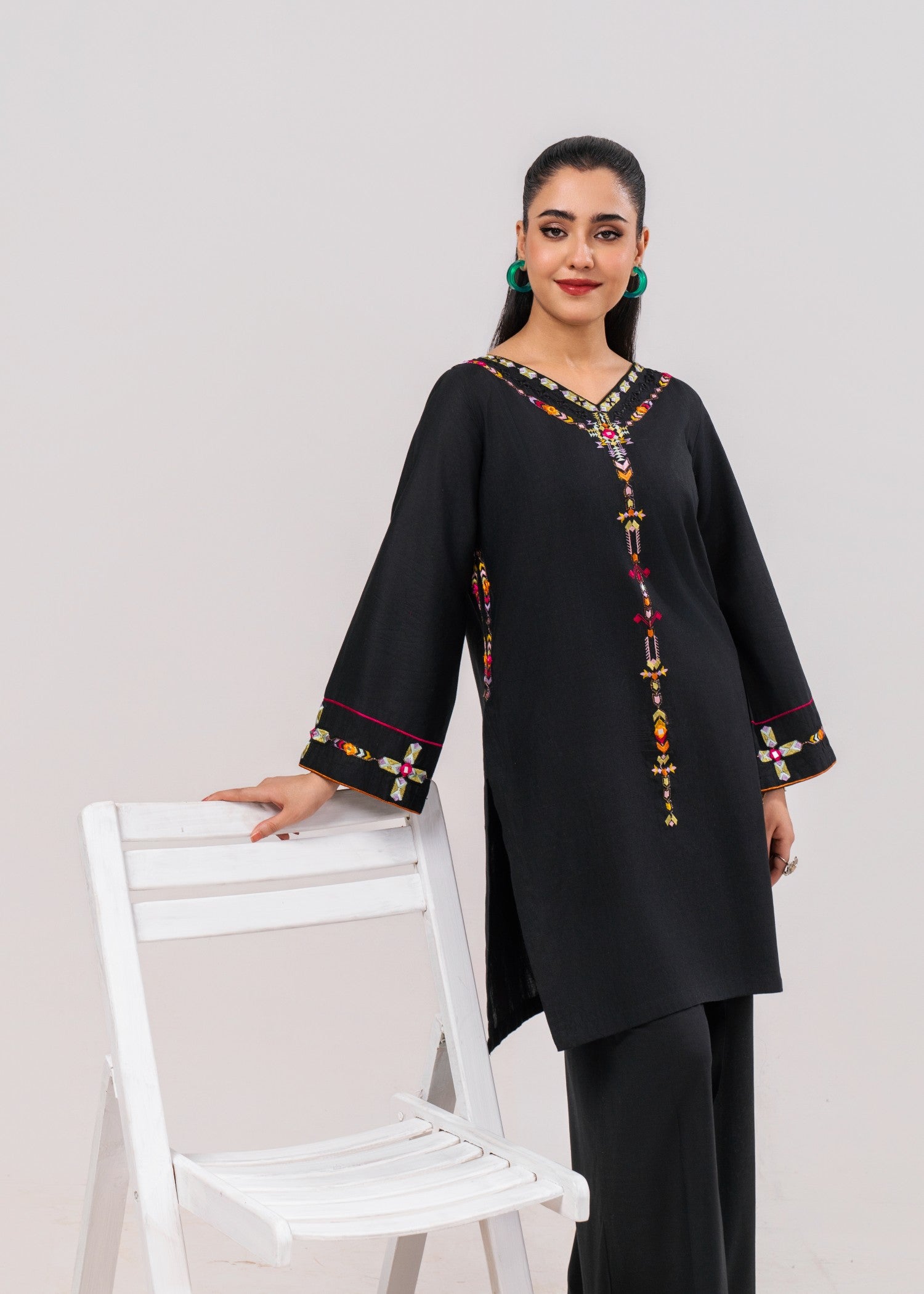 Hoorwani Qareena Black Women 2pcs