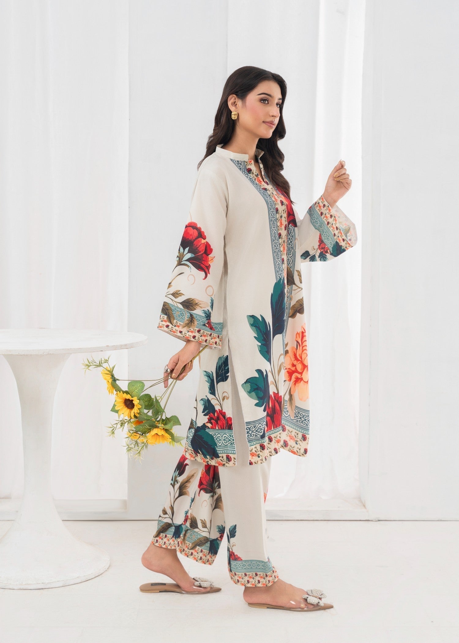 Stylish Collection AROOJ Women 2pcs