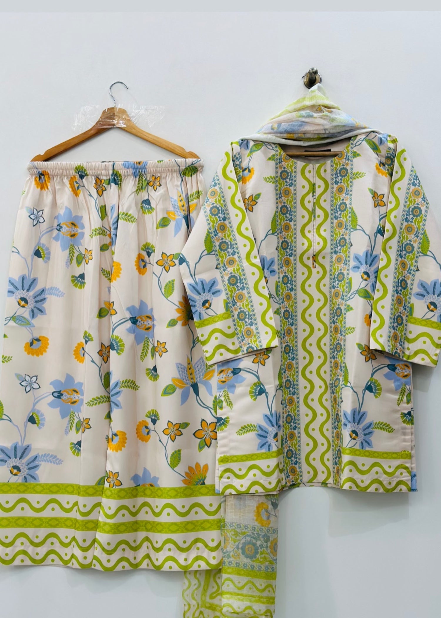 Ayesha B minahil Women 3pcs