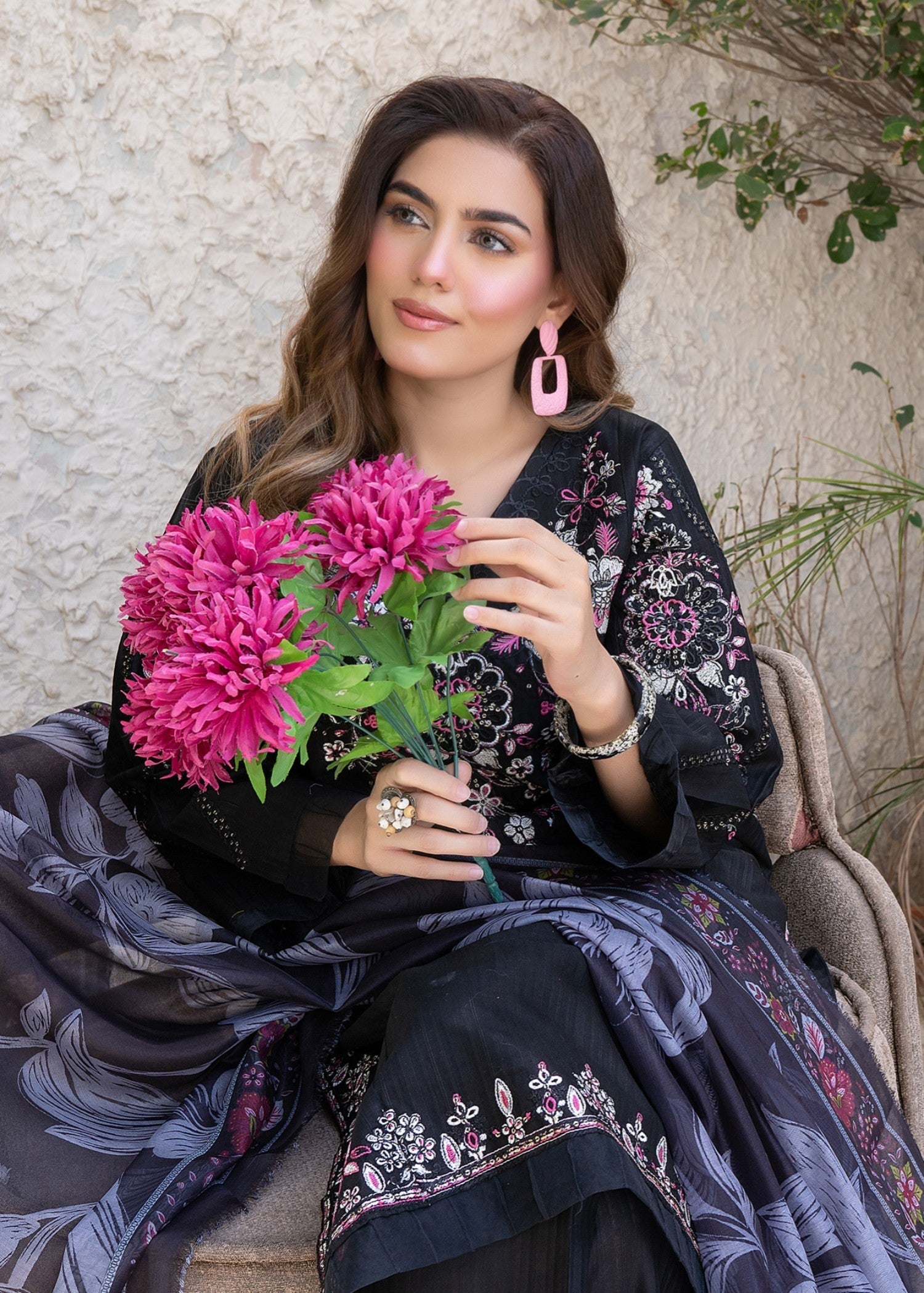 Araish SIYAH GUL STITCHED SUIT Women 3pcs