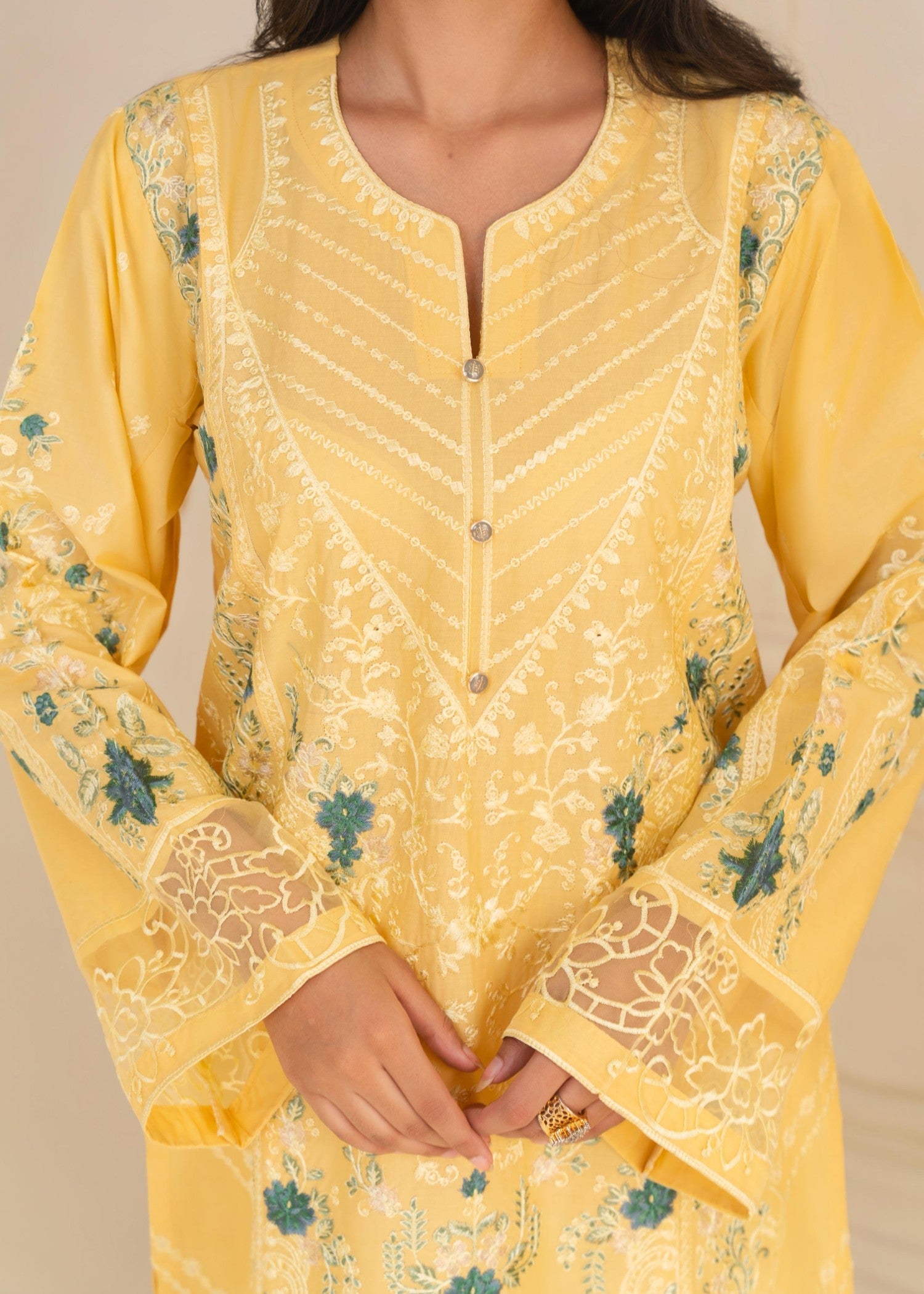 Fatima Noor’s Psd 55 2 Women 3pcs