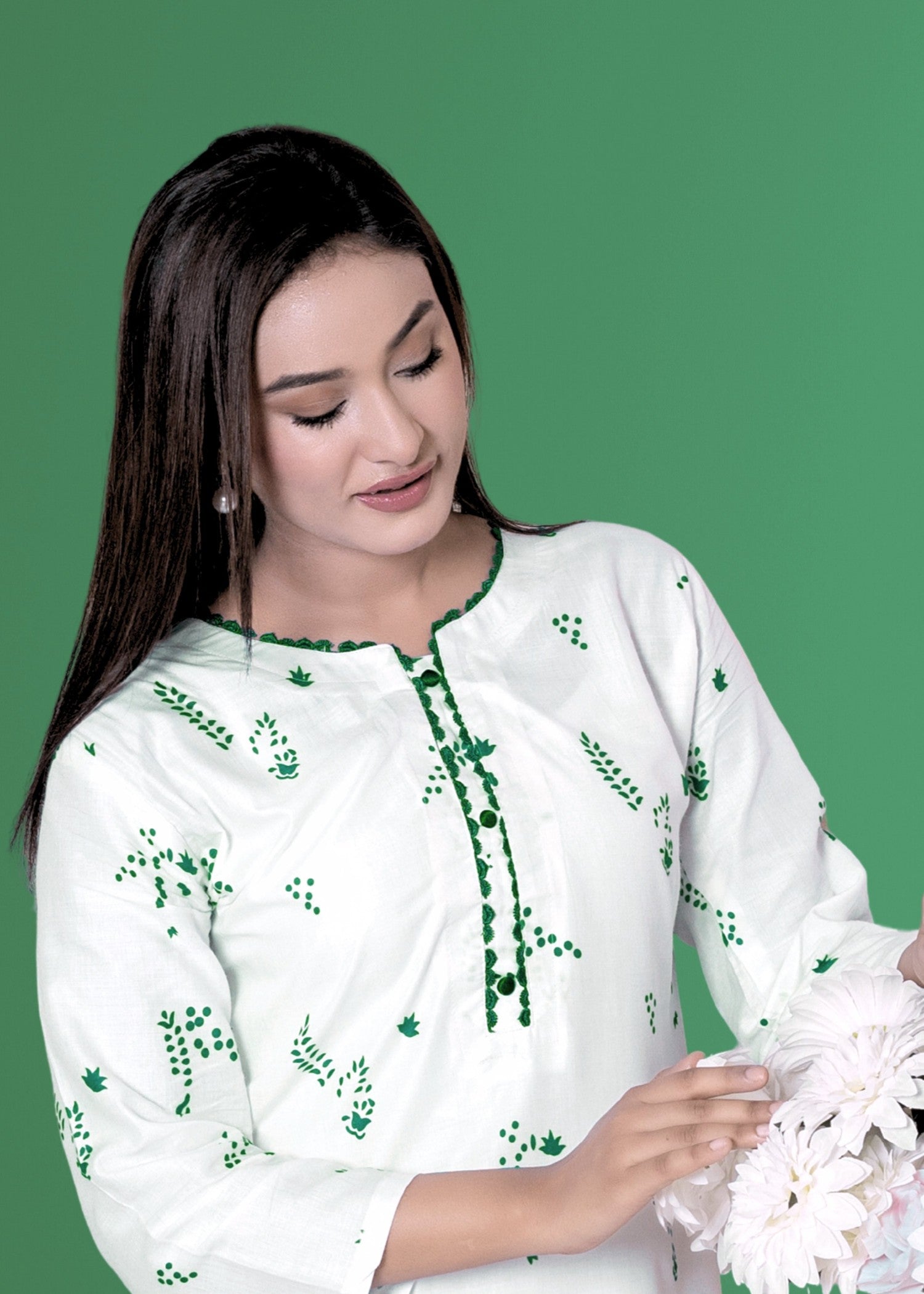 Hamna Kalim 14 august all over Women 2pcs