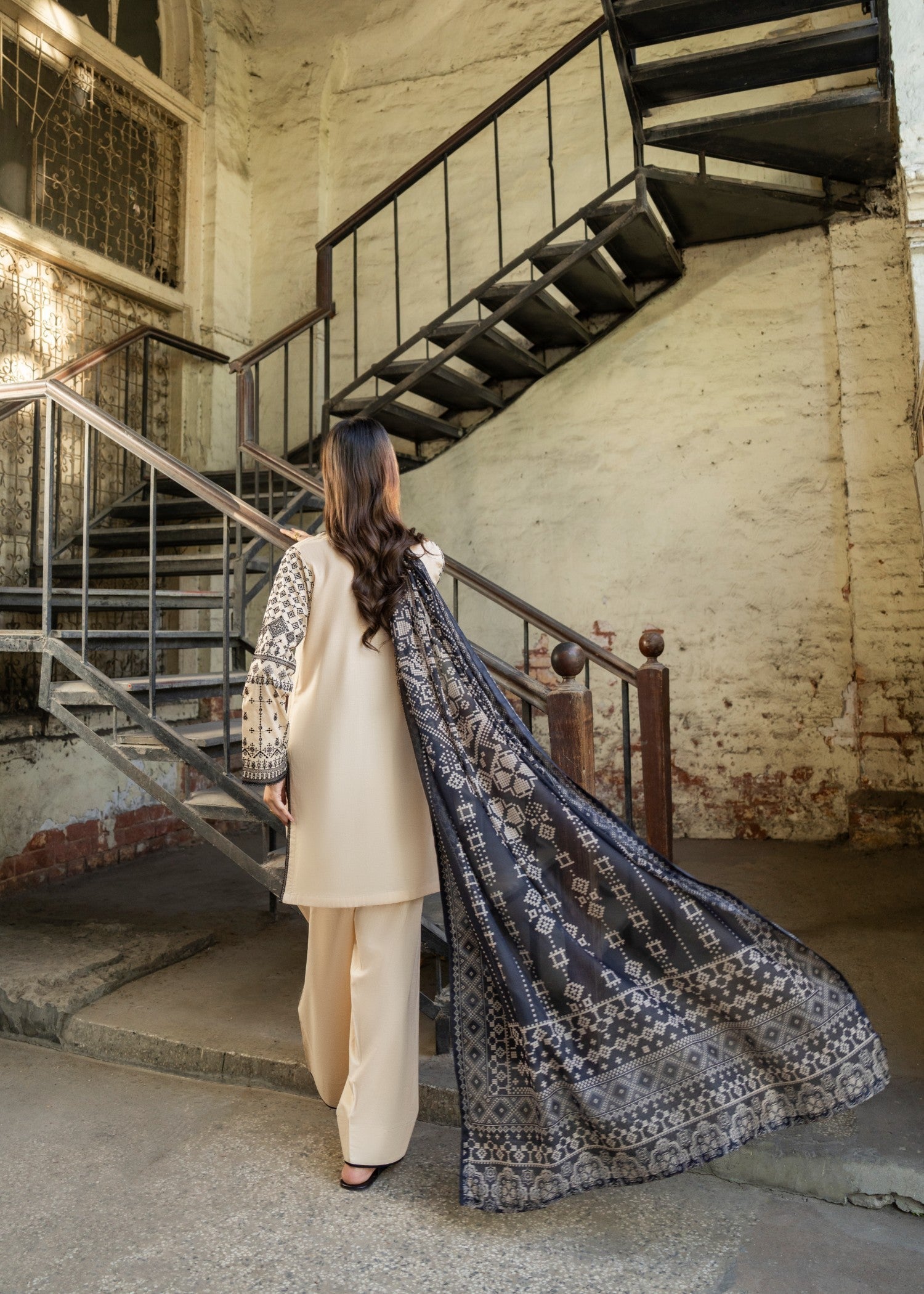 Casual Lite Cotton Emb Suit Beige Women 3pcs