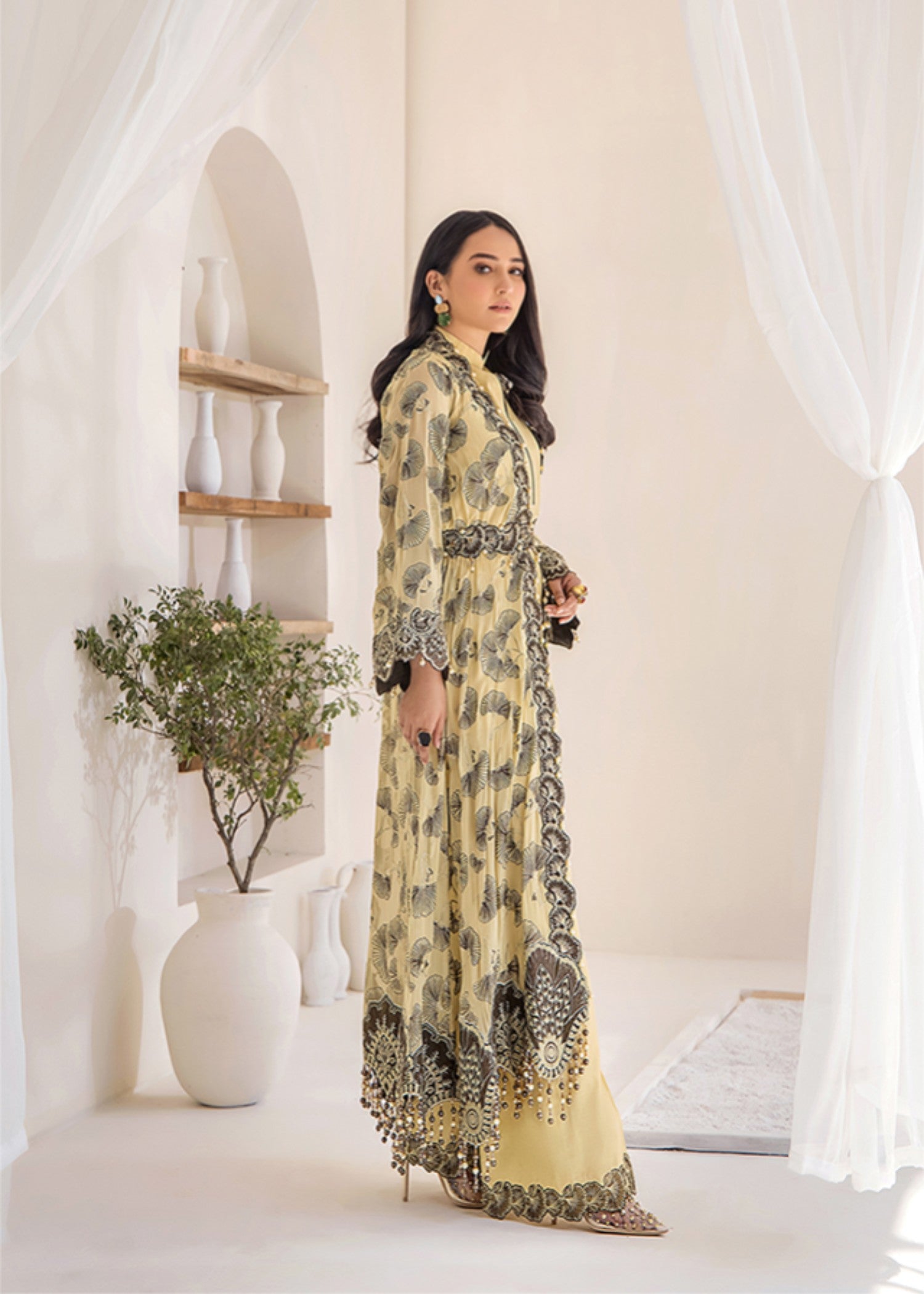 Surmai MUZHIRAH 3 ( PCS EMBROIDER HAND EMBELLISHED SUIT) Women 2pcs