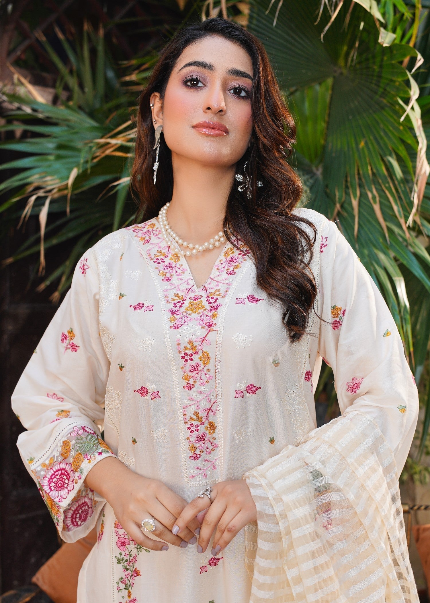 Safdar Embroidery Pure Lawn Embroidered 04 Women 3pcs