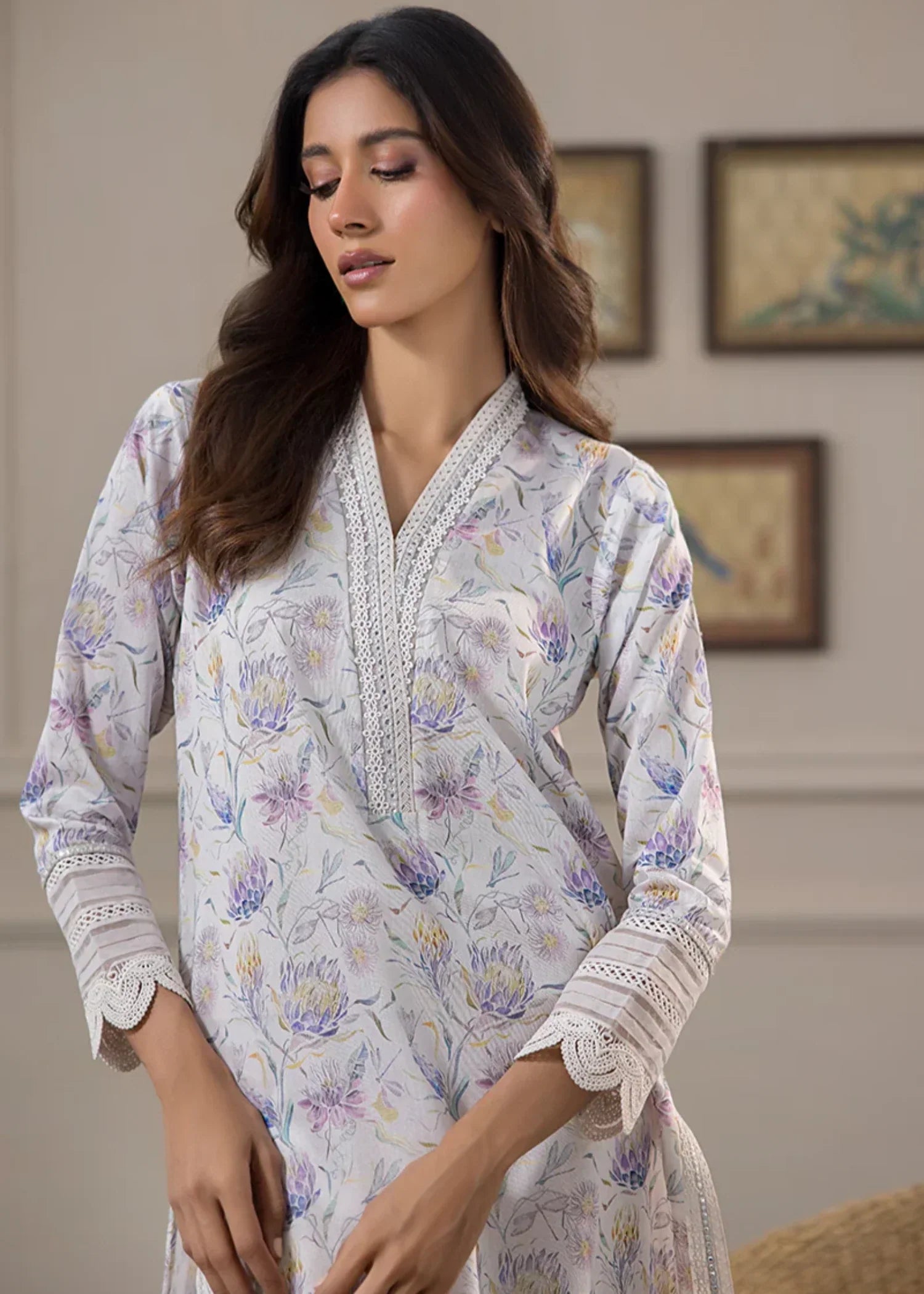 Threads & Motifs READY TO WEAR 9718 Women 1pcs