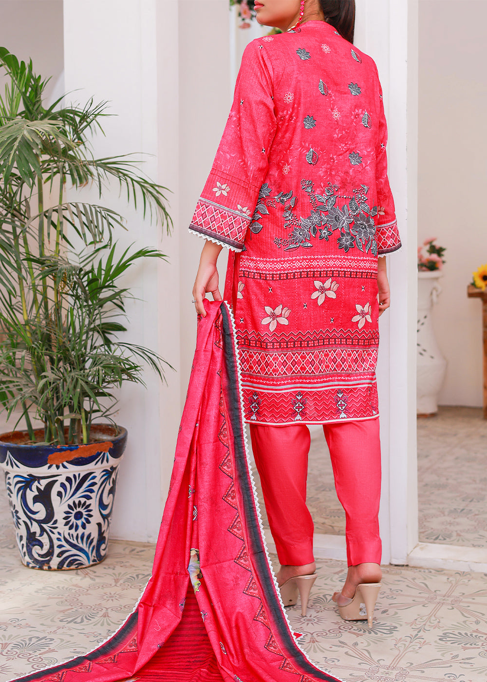 Green Red Printed lawn suit Women 3pcs