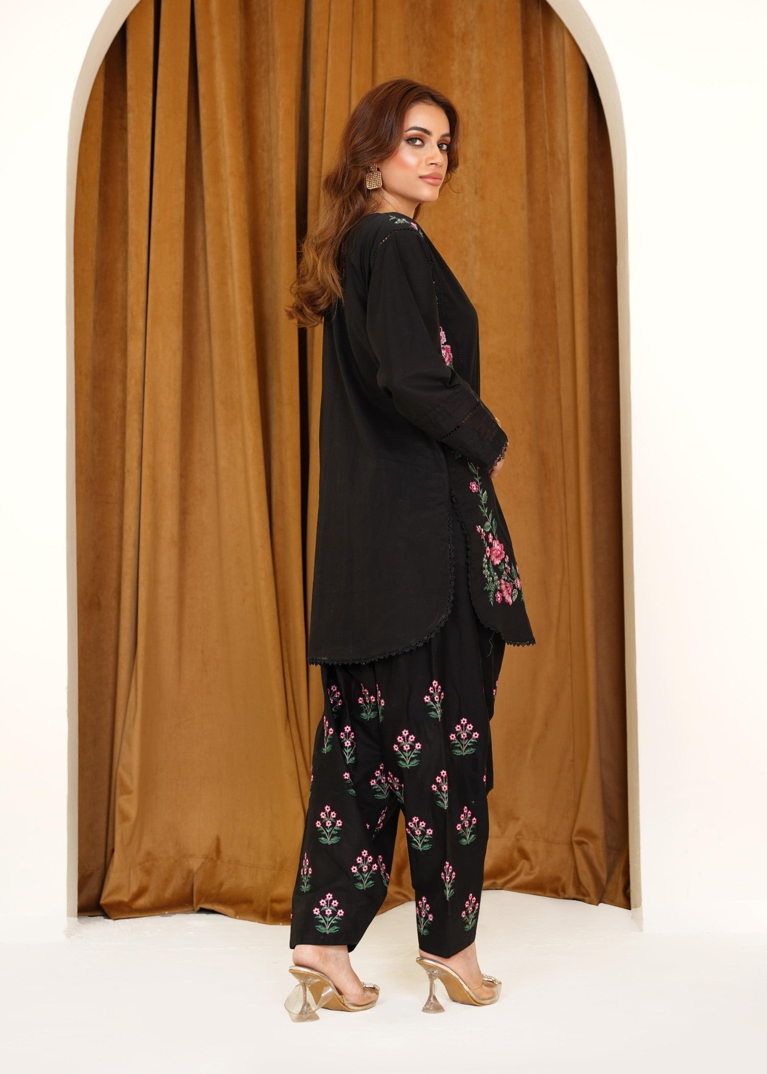 H&U Collection Black 6 Women 2pcs