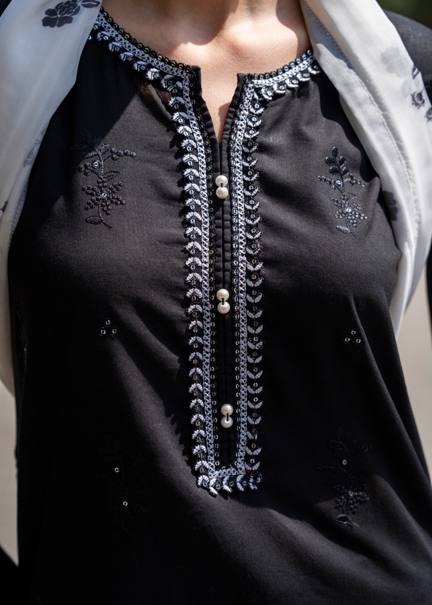 Casual Lite Cotton Emb Suit Black 3 Women 3pcs