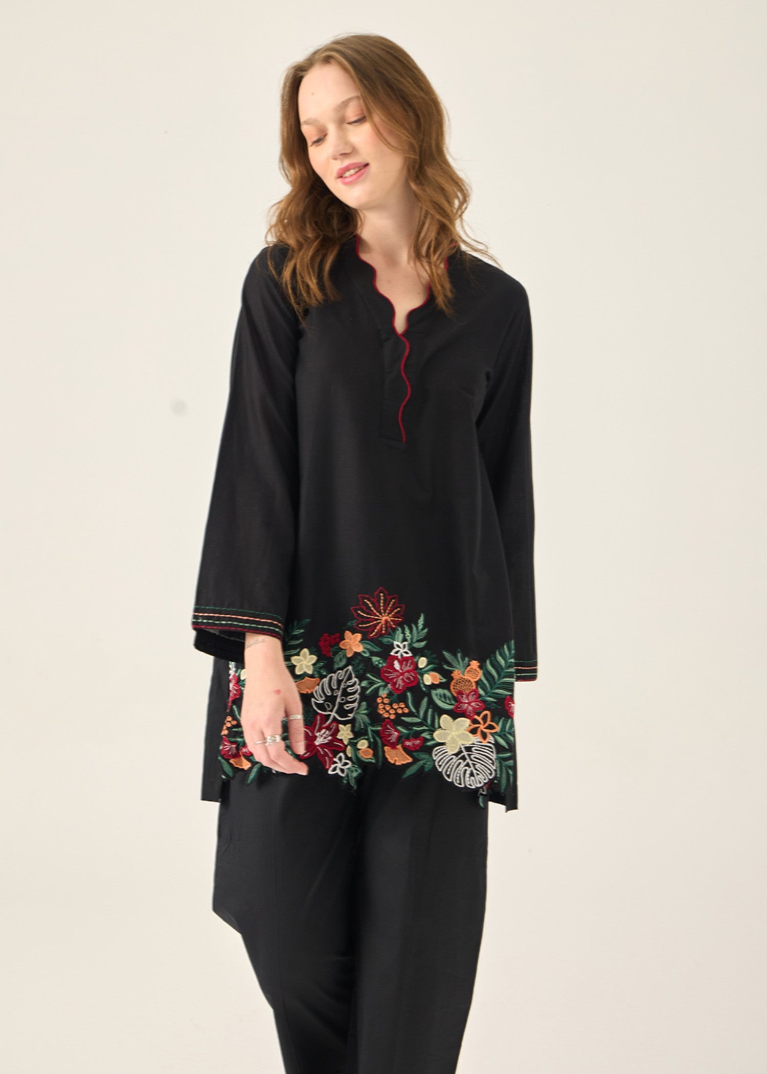 Kiara Calix – Embroidered Co ords Set Women 2pcs