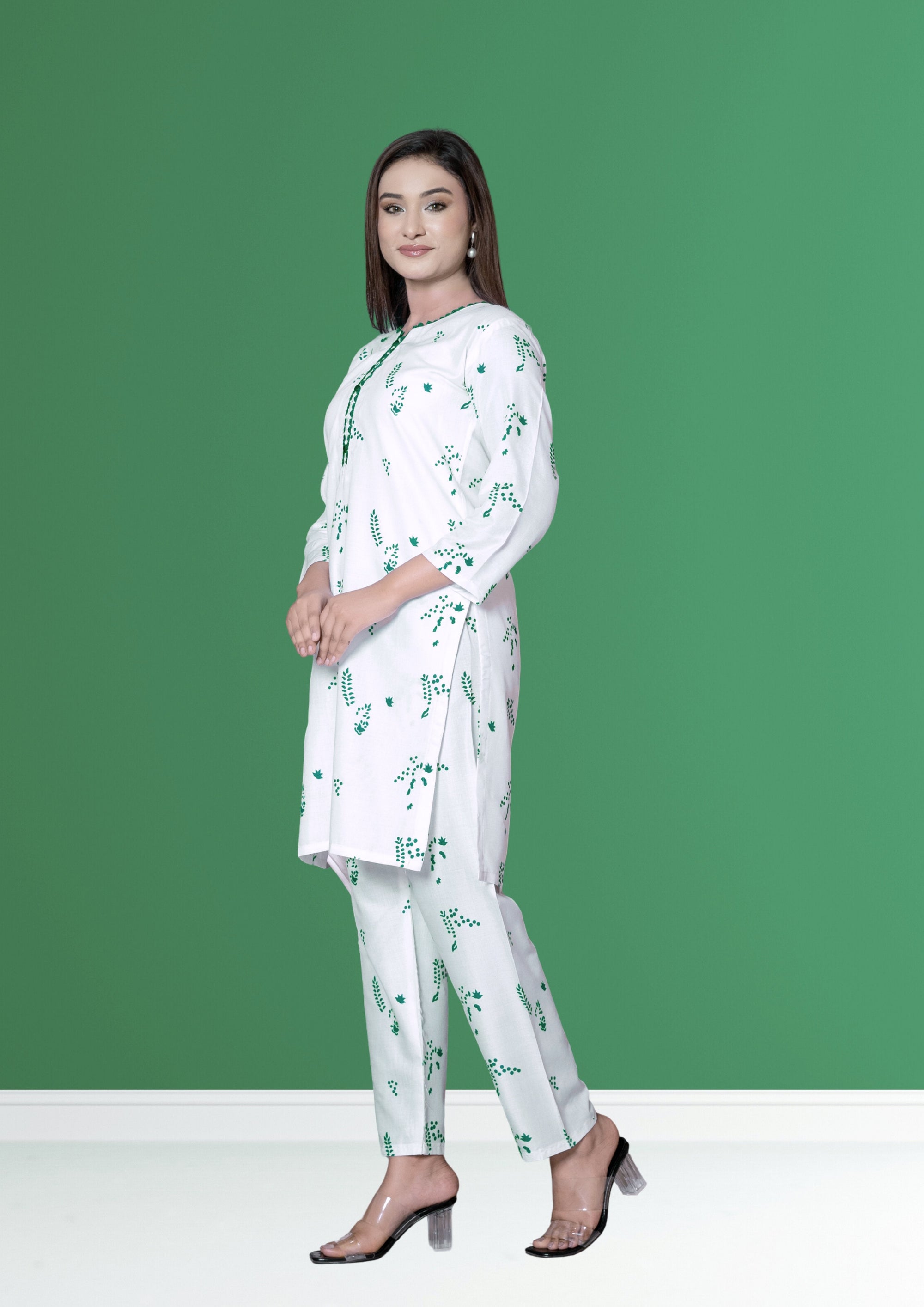 Hamna Kalim 14 august all over Women 2pcs