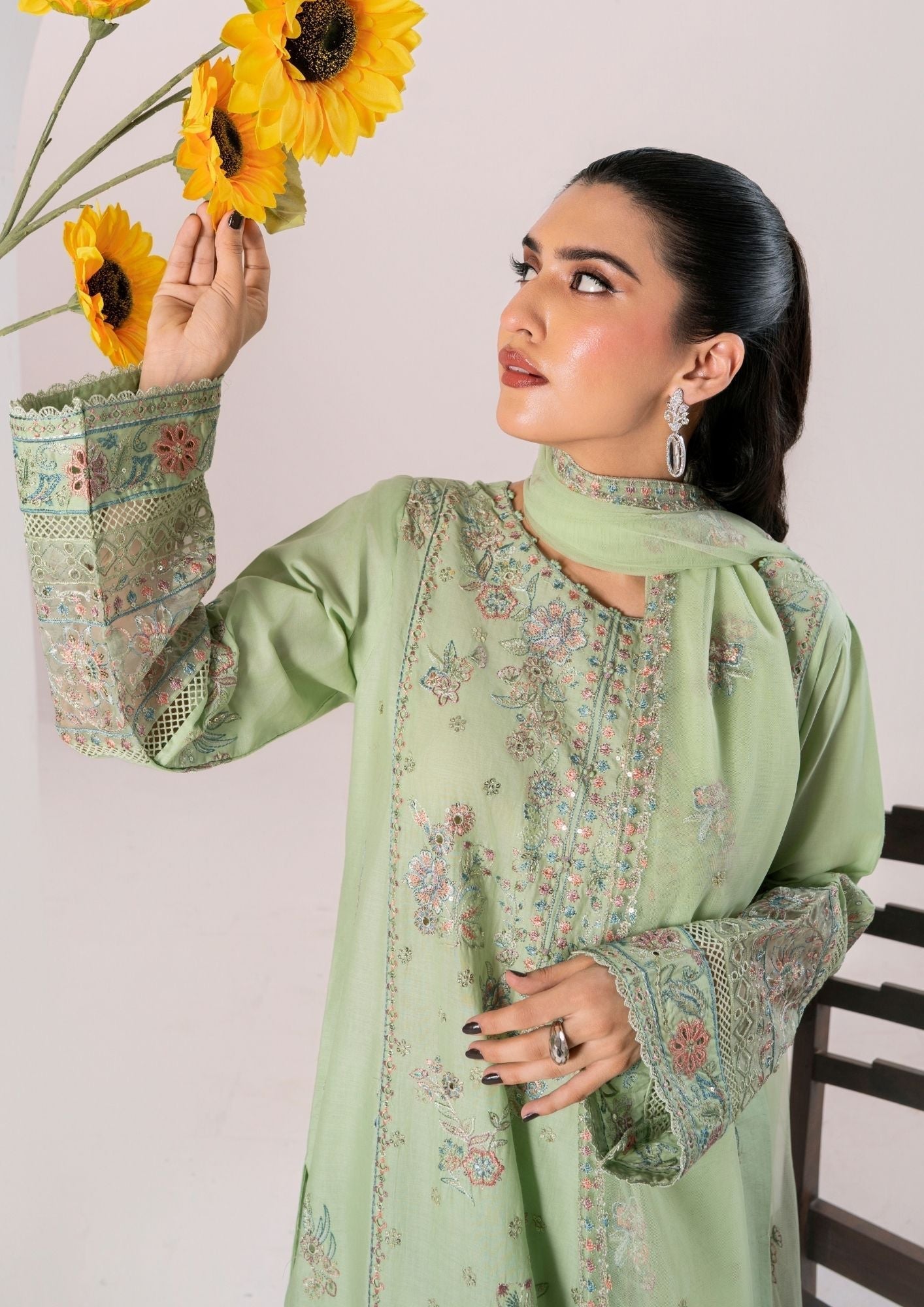 Alfatah Pret Embroidered Lawn ZAUQ S25 0007 Women 3pcs