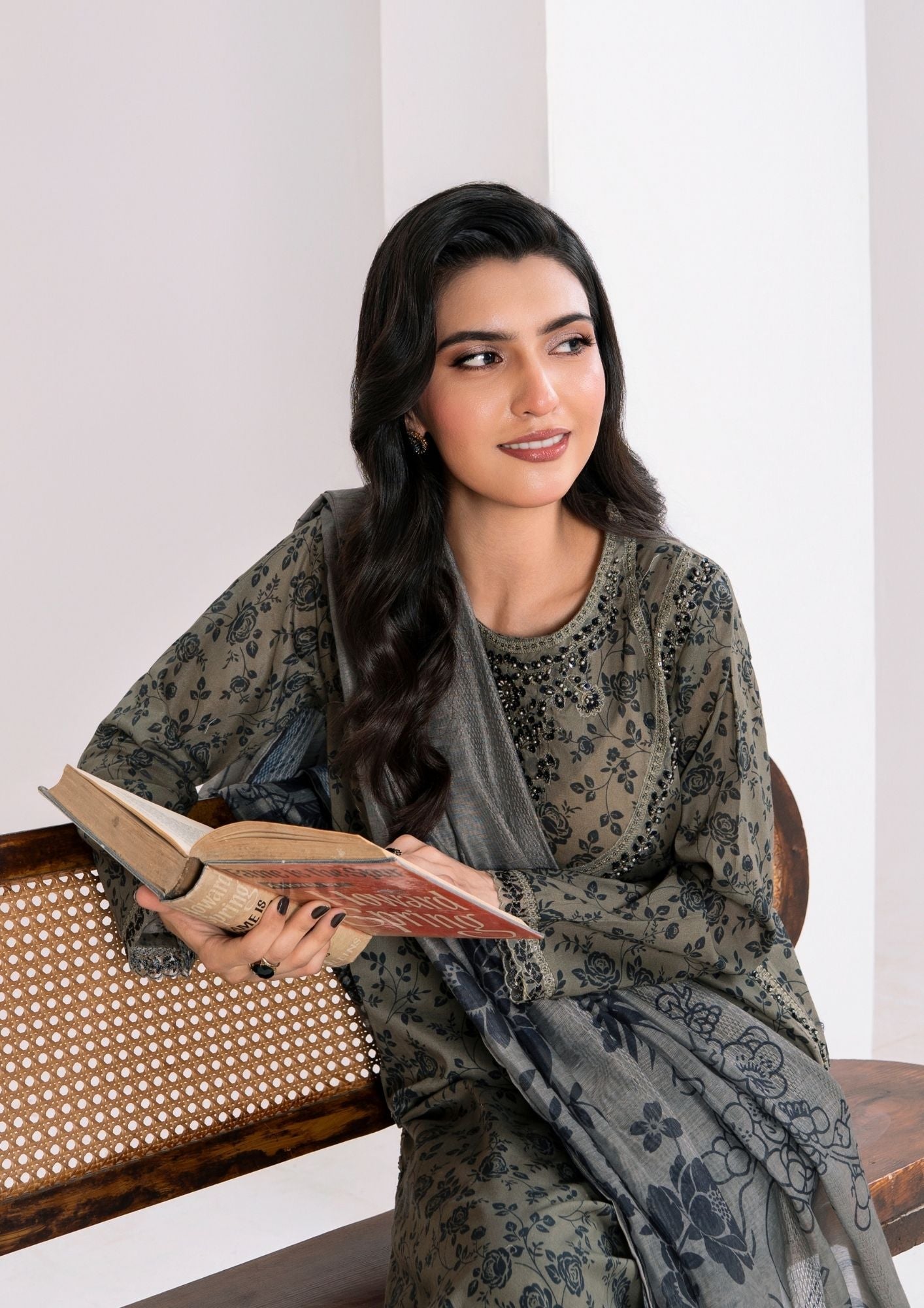 Alfatah Pret Printed Lawn with Embroidery RANAAI S25 0015 Women 3pcs