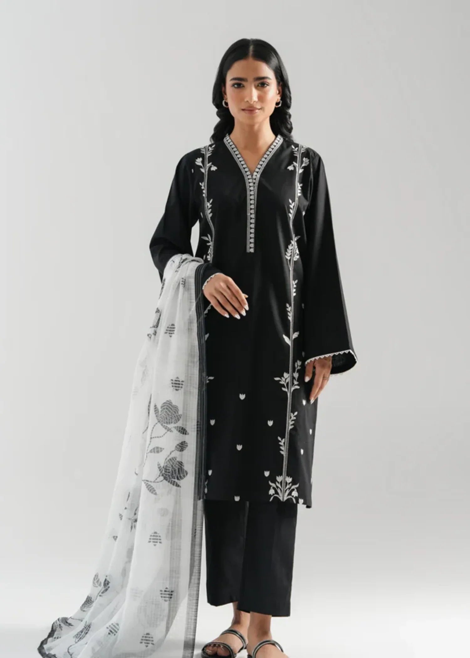 Zeen EMBROIDERED SUIT WAM35210 Women 3pcs