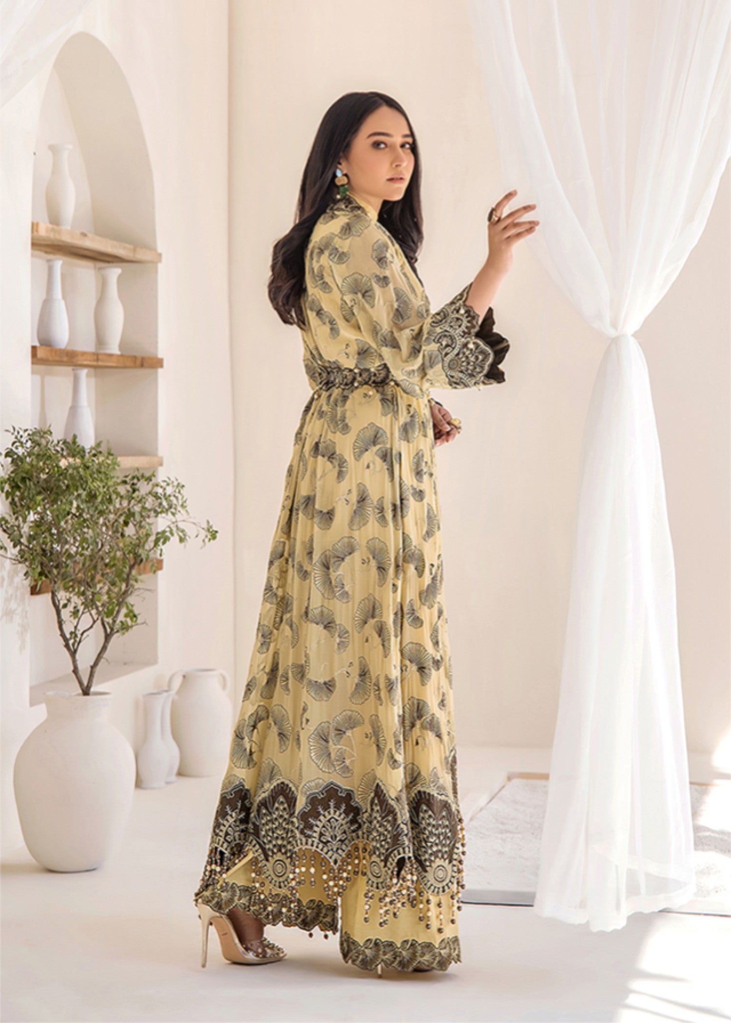 Surmai MUZHIRAH 3 ( PCS EMBROIDER HAND EMBELLISHED SUIT) Women 2pcs