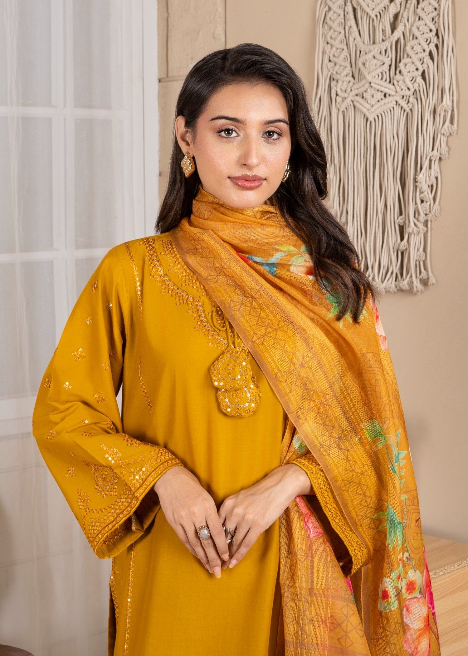 Rangriwaayat Fancy Tassel Lawn Women 3pcs