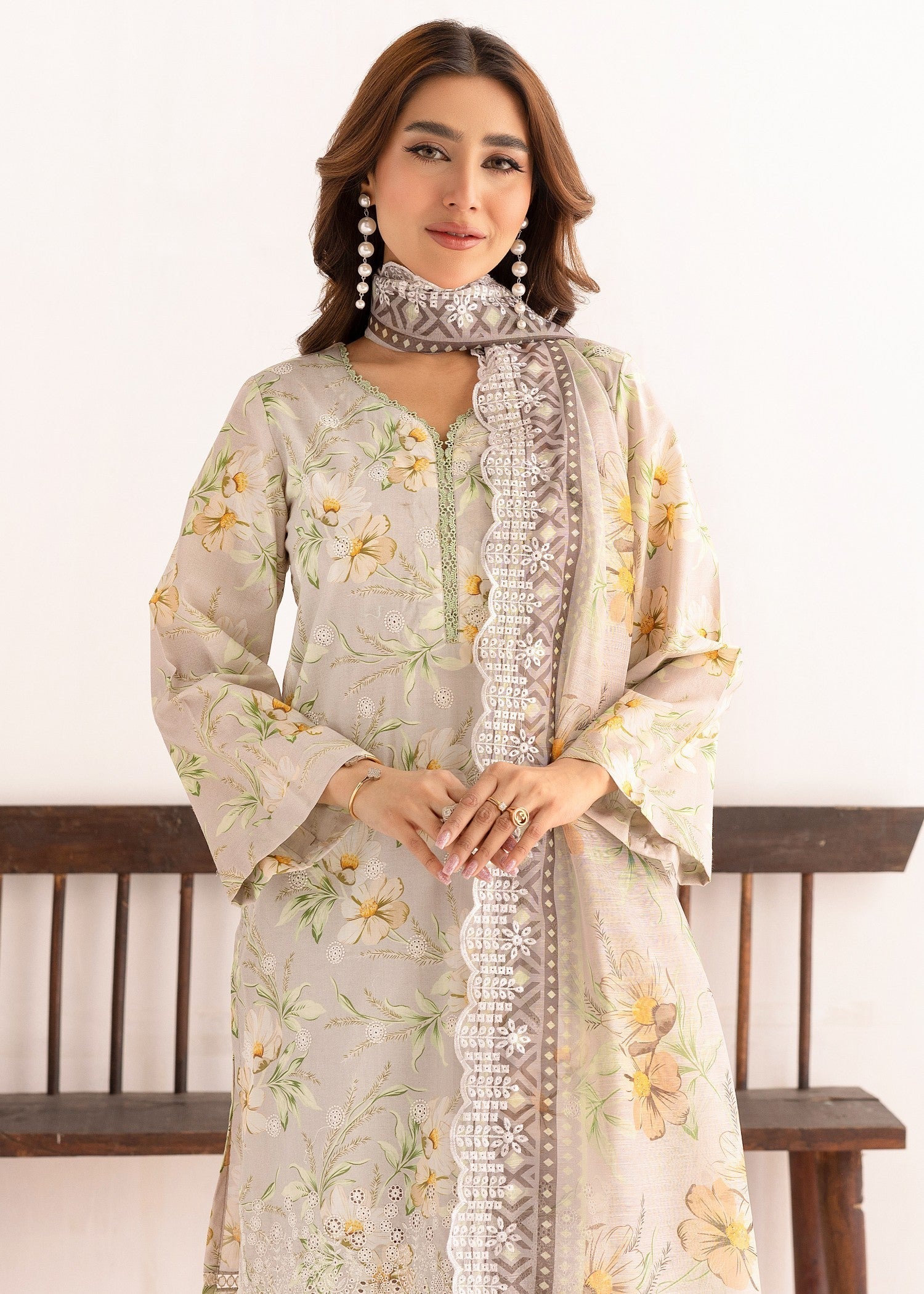 Aik Pret Saba 25 Women 3pcs