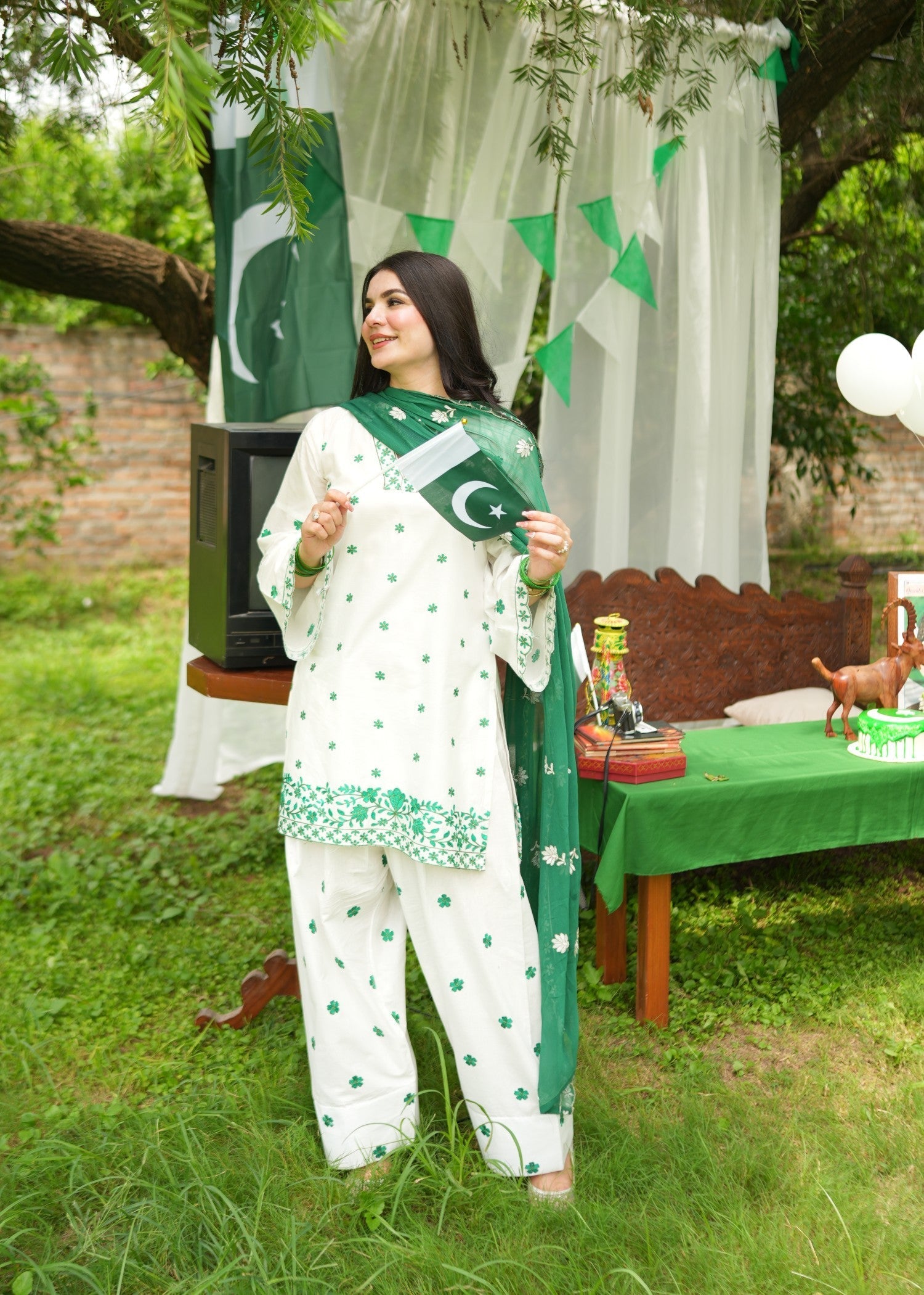 Rungrez Farshi Shalwar Pakistani Ethnic Lawn outfit Women 3pcs