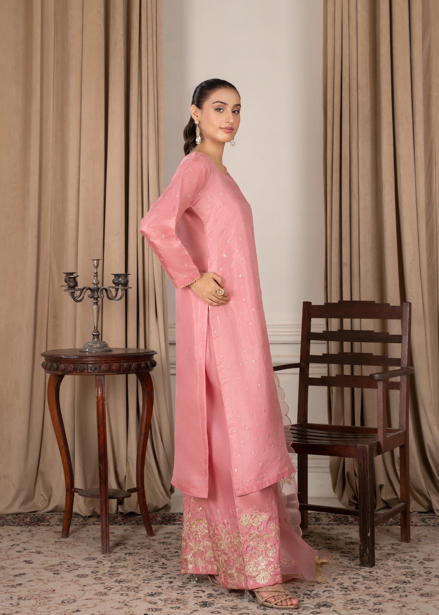 Avira Pret Parishay Women 3pcs