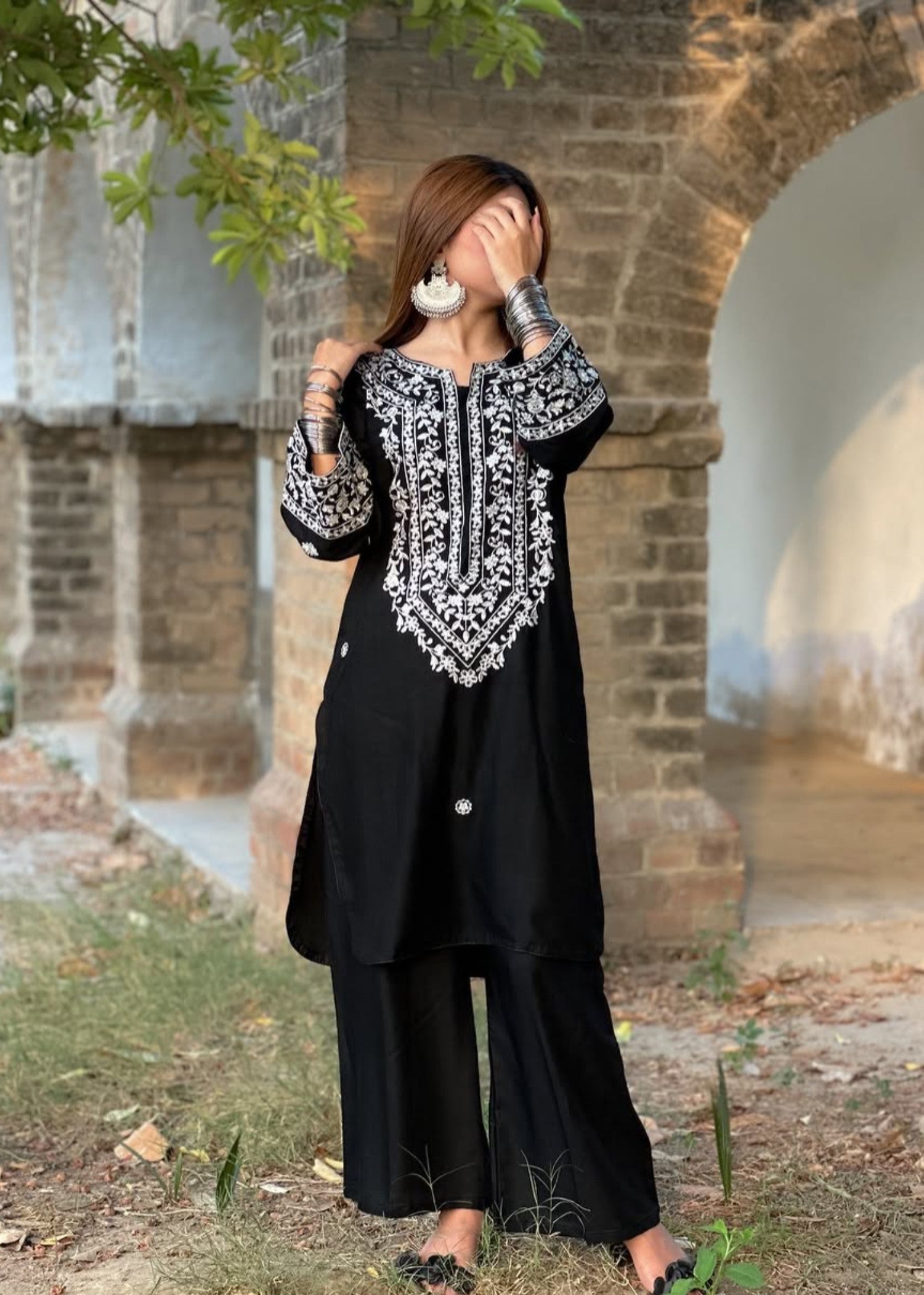 Kala Jora Zarnish Women 2pcs
