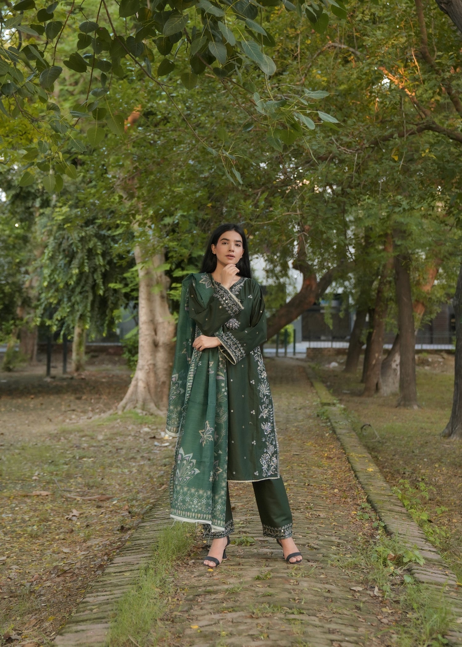 Attirepret – Deep Green Cotton Embroidered Suit Women 3pcs