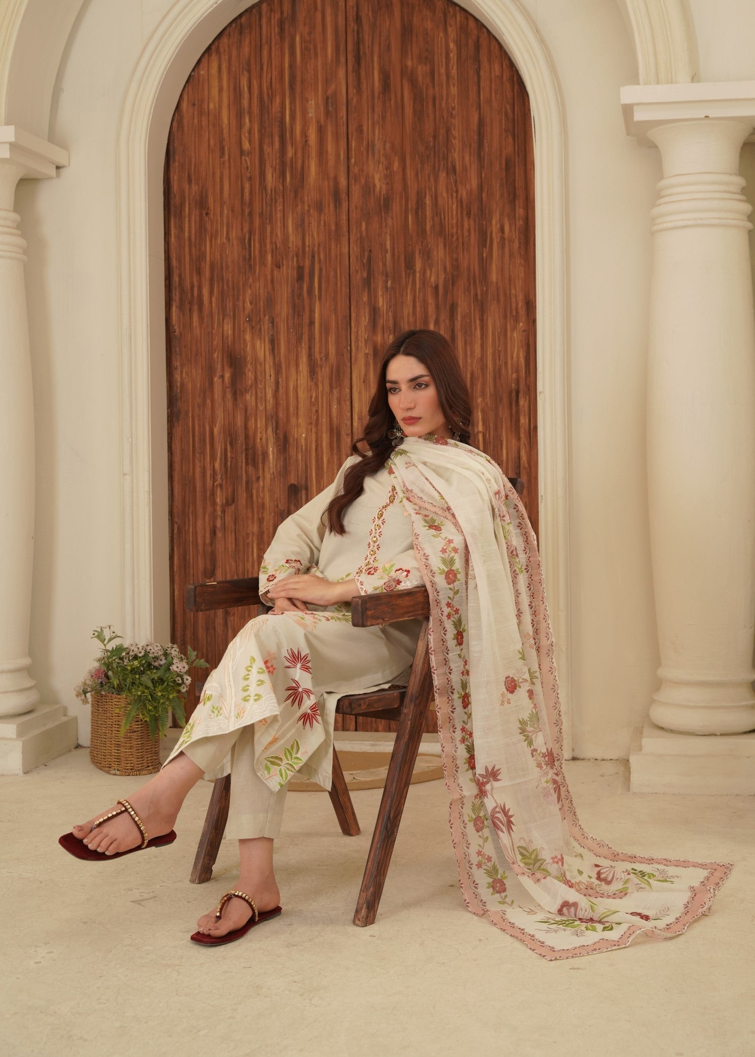 Sahibas By Mirza Gulaal Ivory Women 3pcs