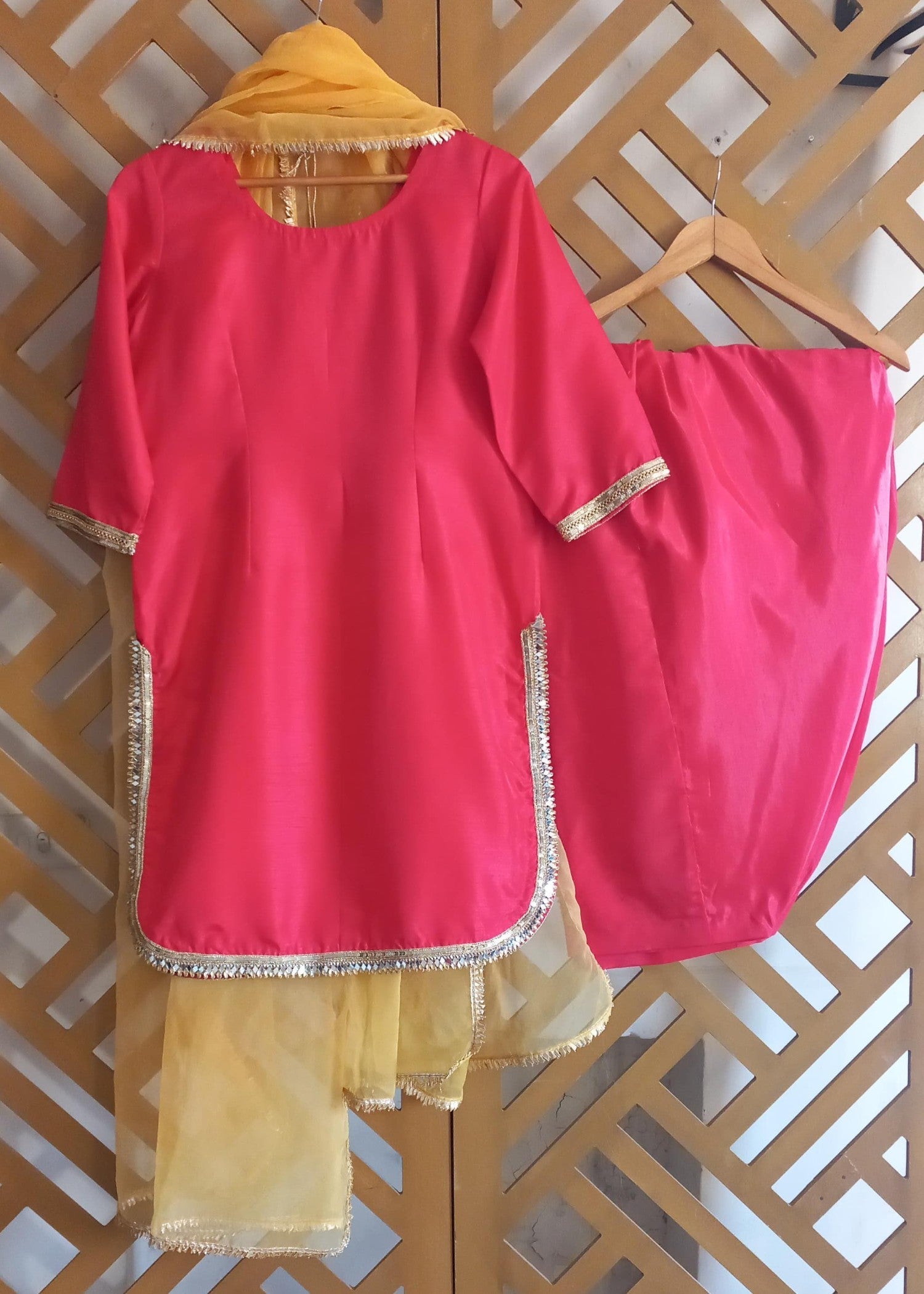 Uzman Yasen Pink Shalwar set Women 3pcs