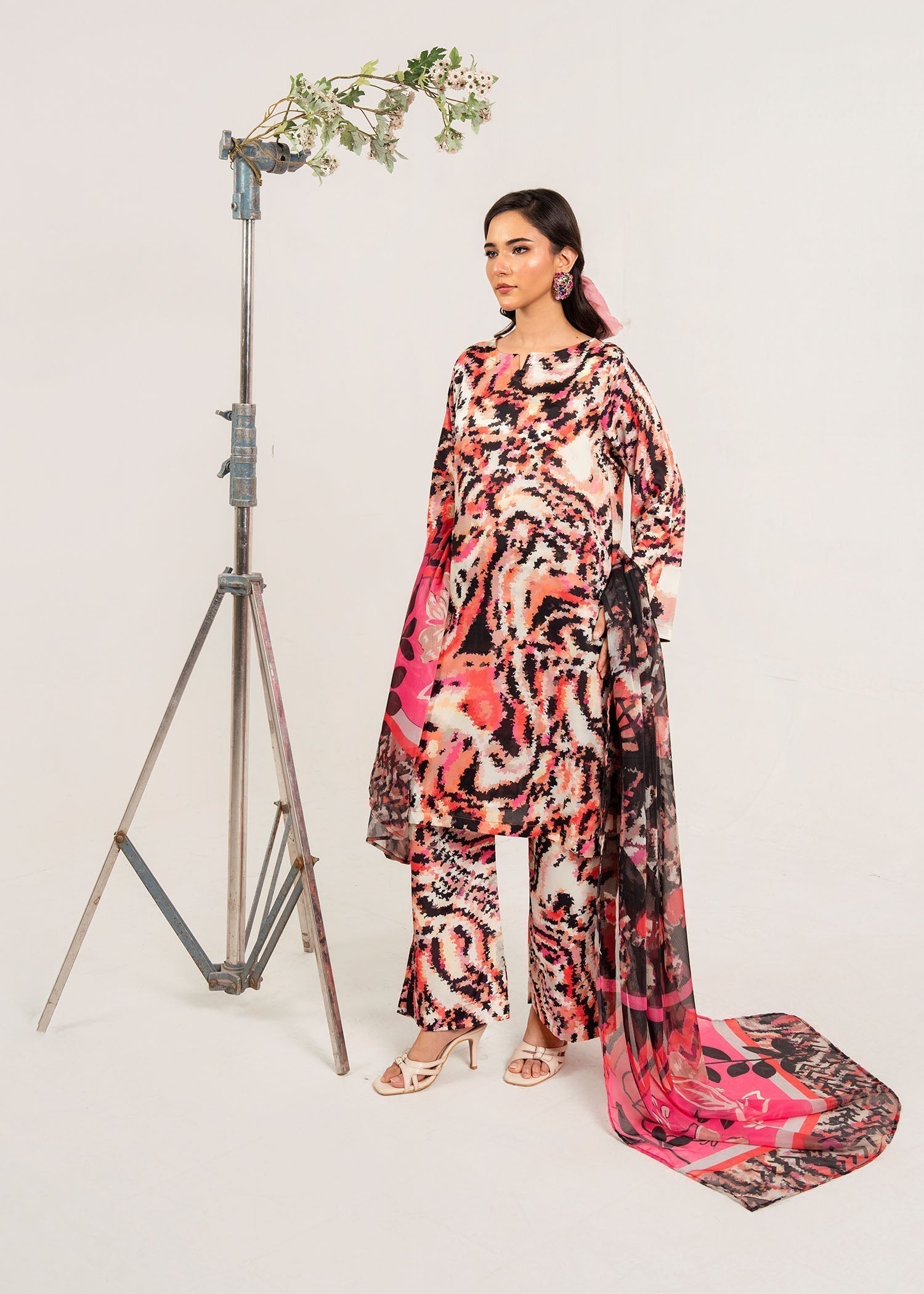 Meerak Pret Ravleenah Women 3pcs