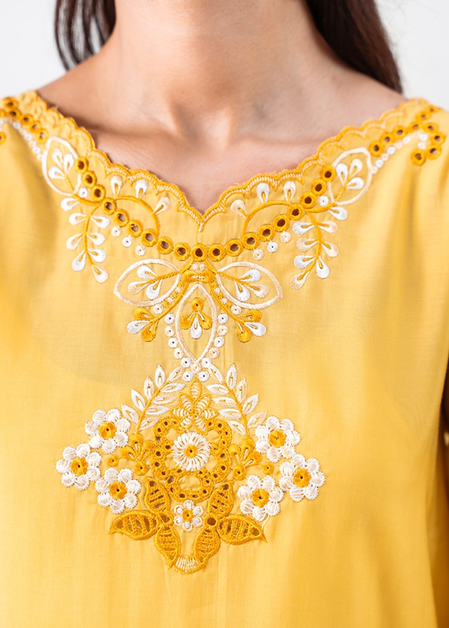 Kross Kulture Embroidered silk Lawn Suit 01642 Women 3pcs