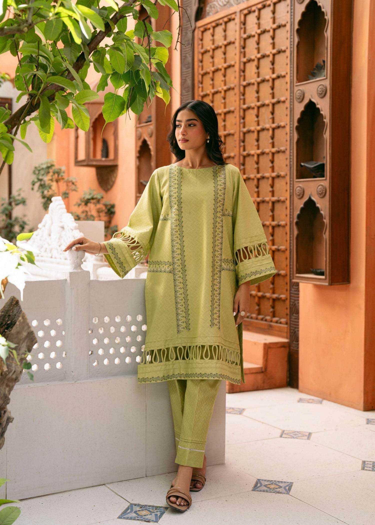 Musaif Abrooh Stitched () Women 3pcs
