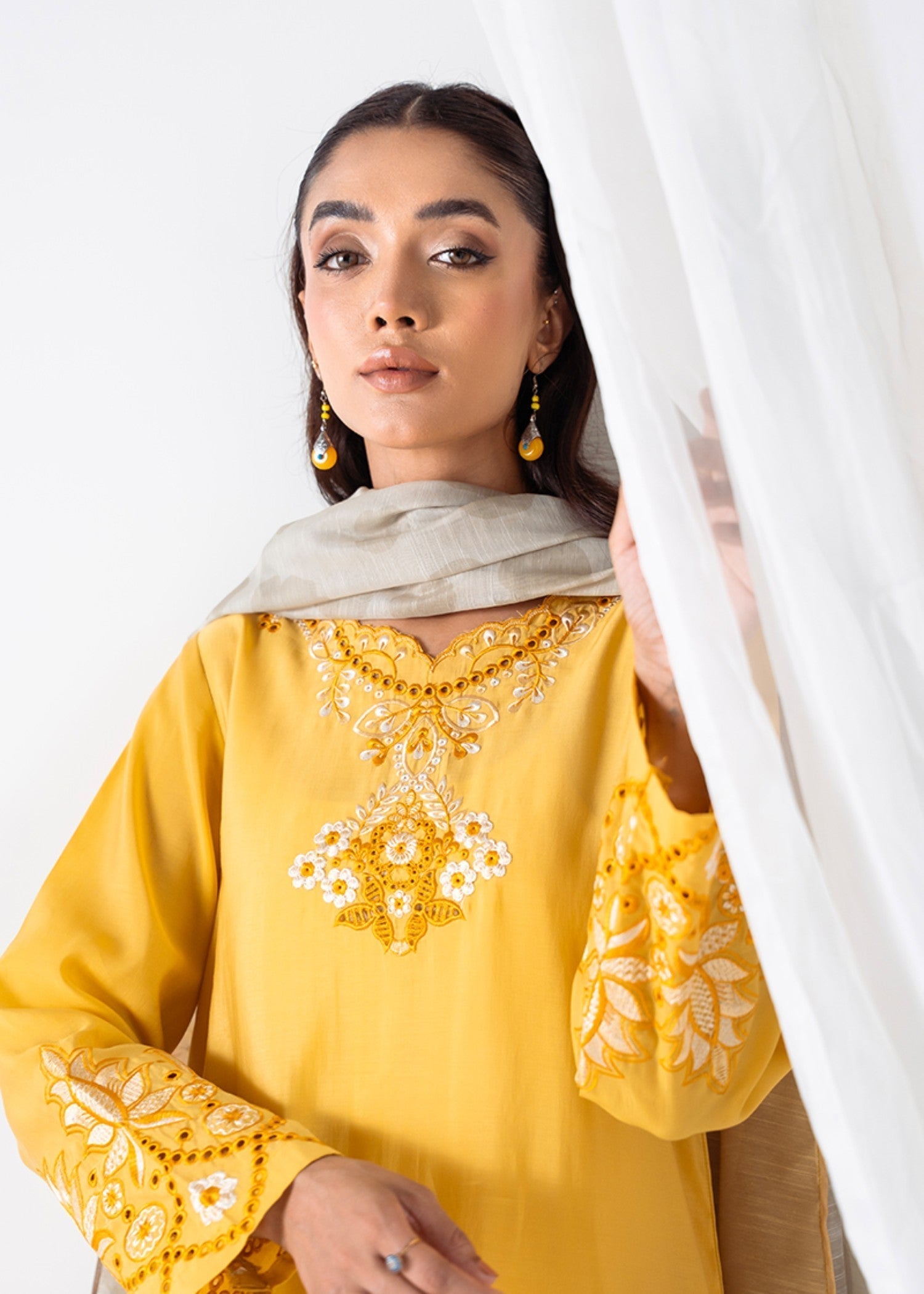 Kross Kulture Embroidered silk Lawn Suit 01642 Women 3pcs