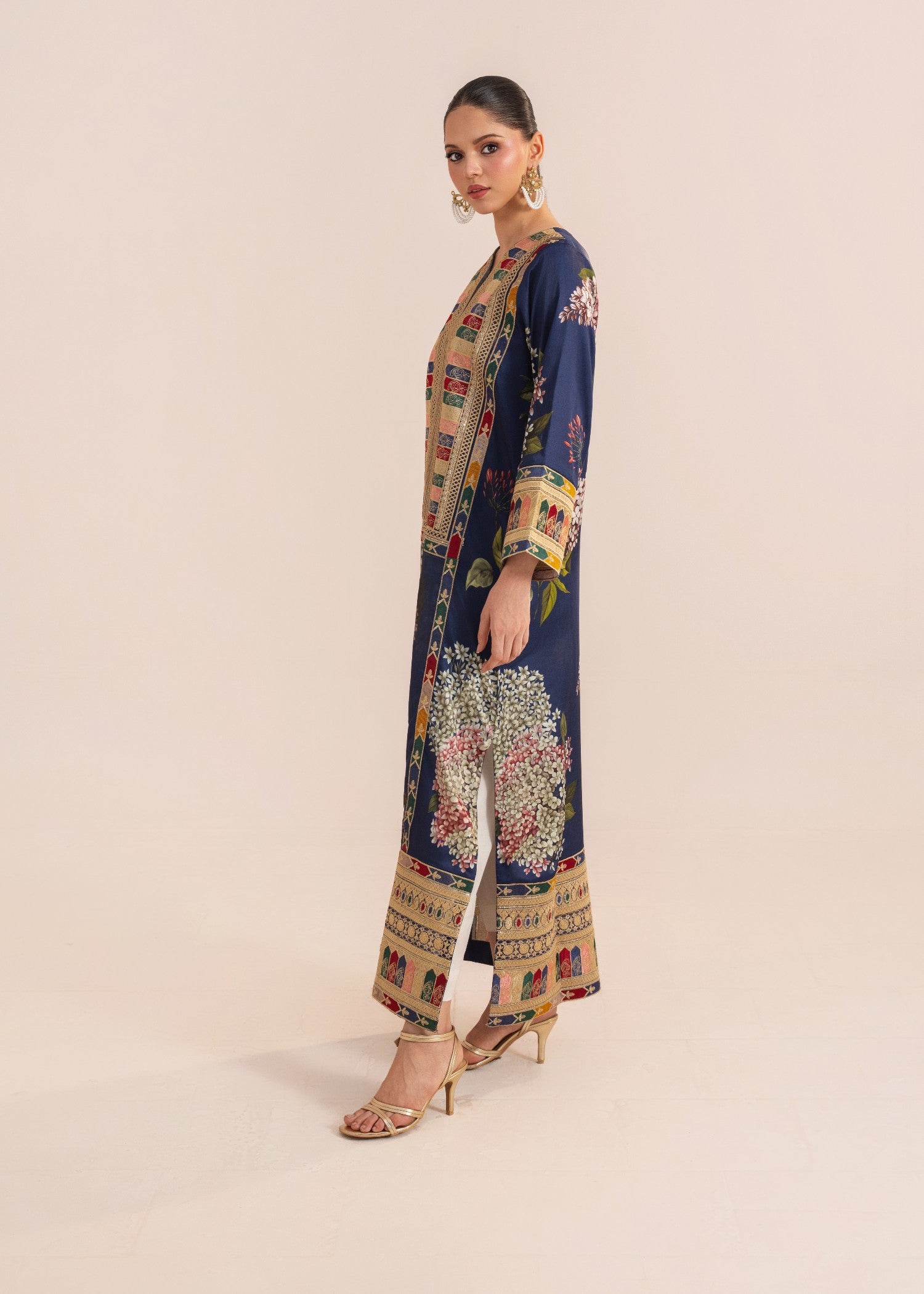 Rajdulari Kareena Silk Kaftan Women 1pcs