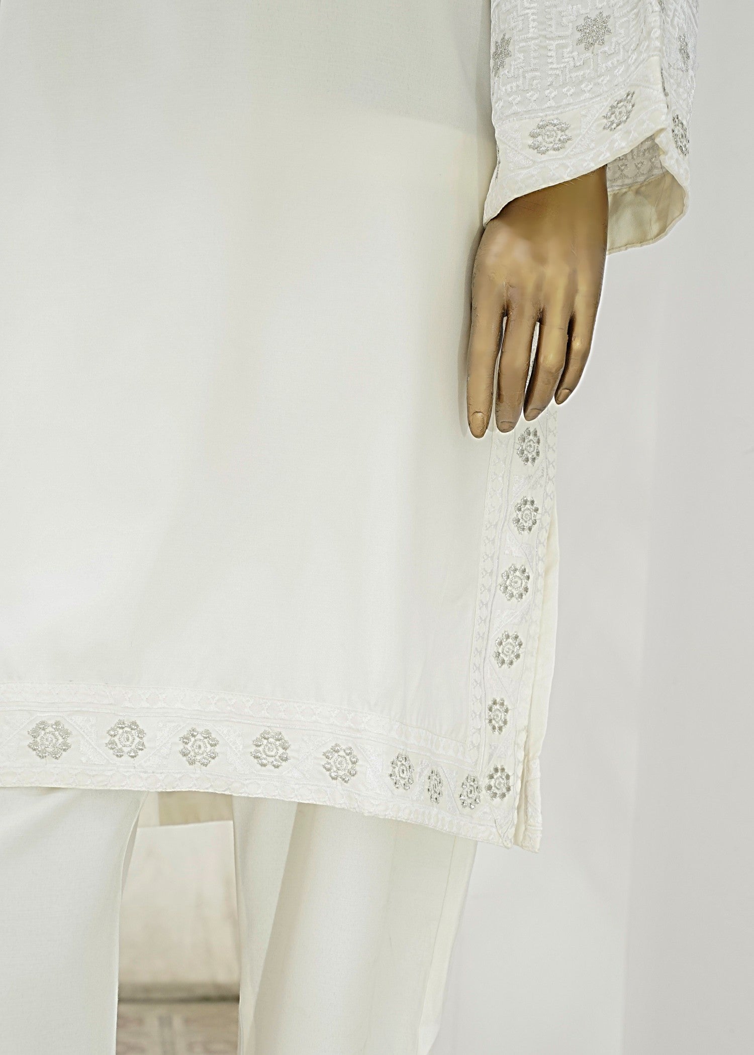 AYLA STUDIO Solid Embroidered SE250405 CHANDNI Women 2pcs