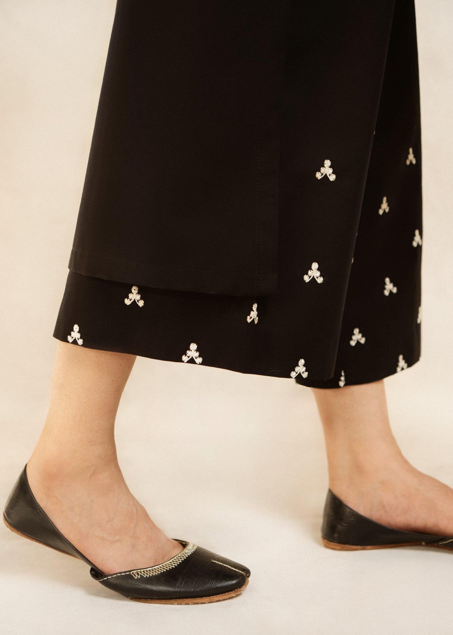 Ramal Tareek embroidered dress Women 2pcs