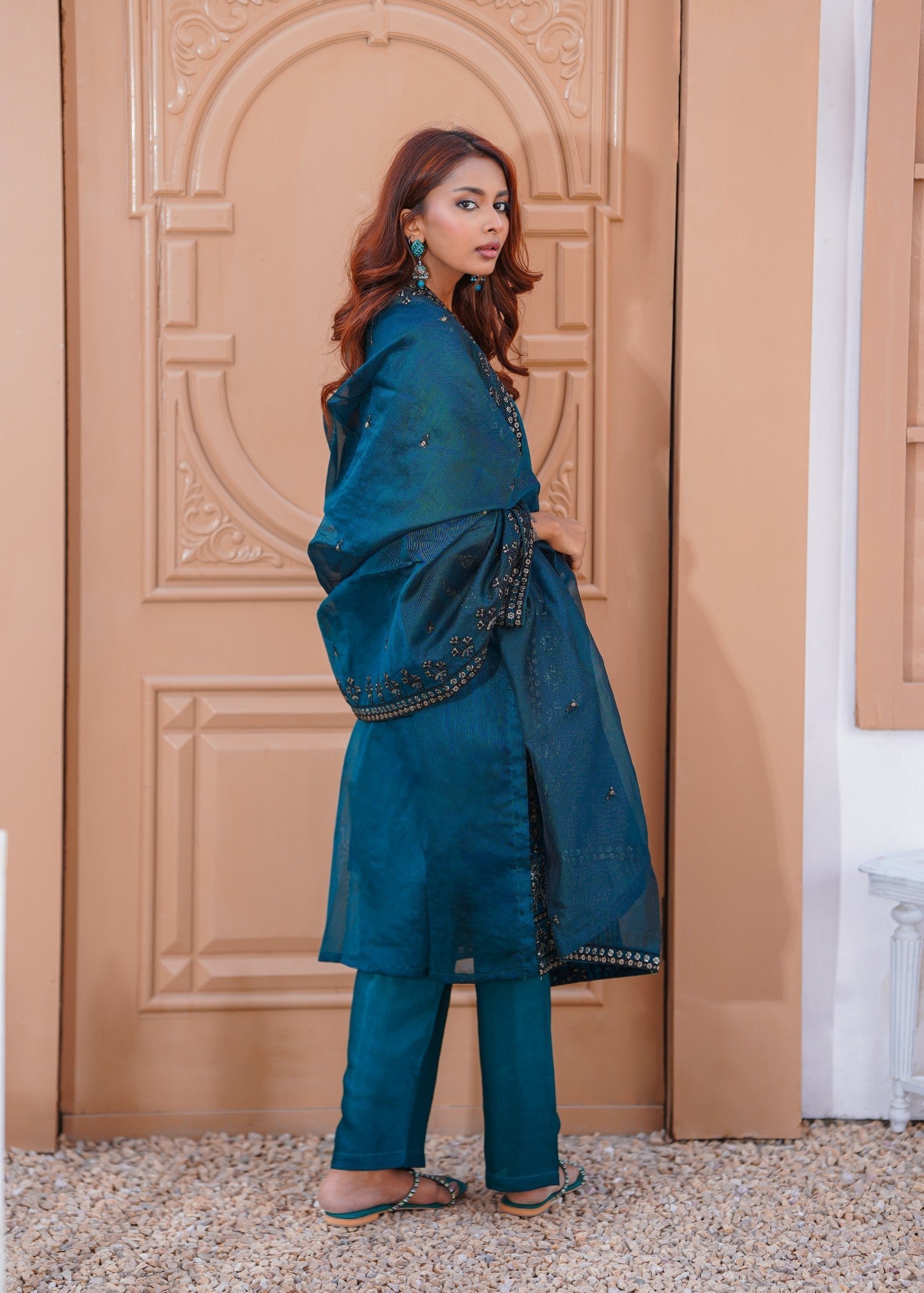 Abeera Modern Muse – Embroidered Khaddi Net Set with Subtle Zari Touch (Art No. H 008) Women 3pcs