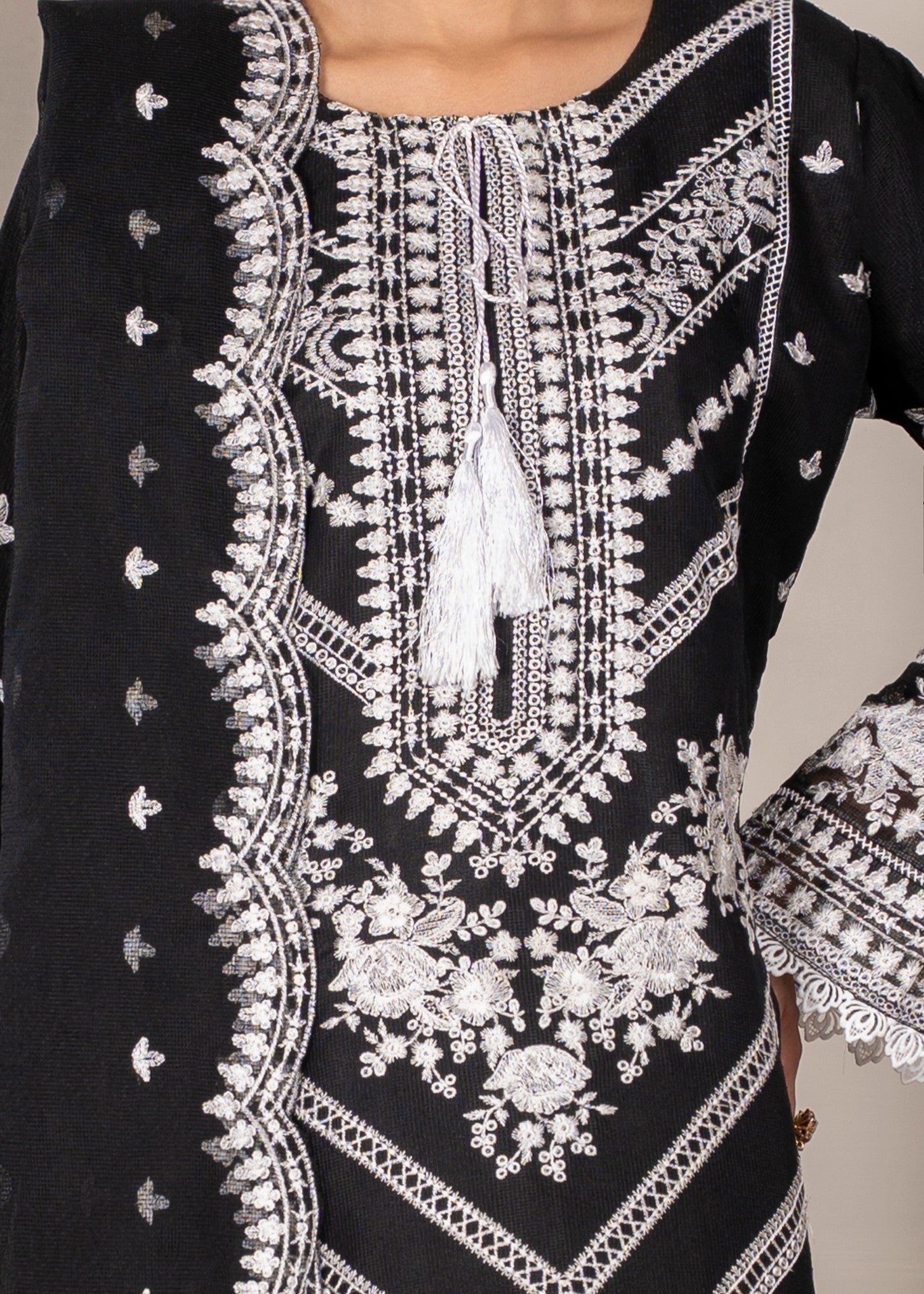 Avira Pret Paaras Women 3pcs