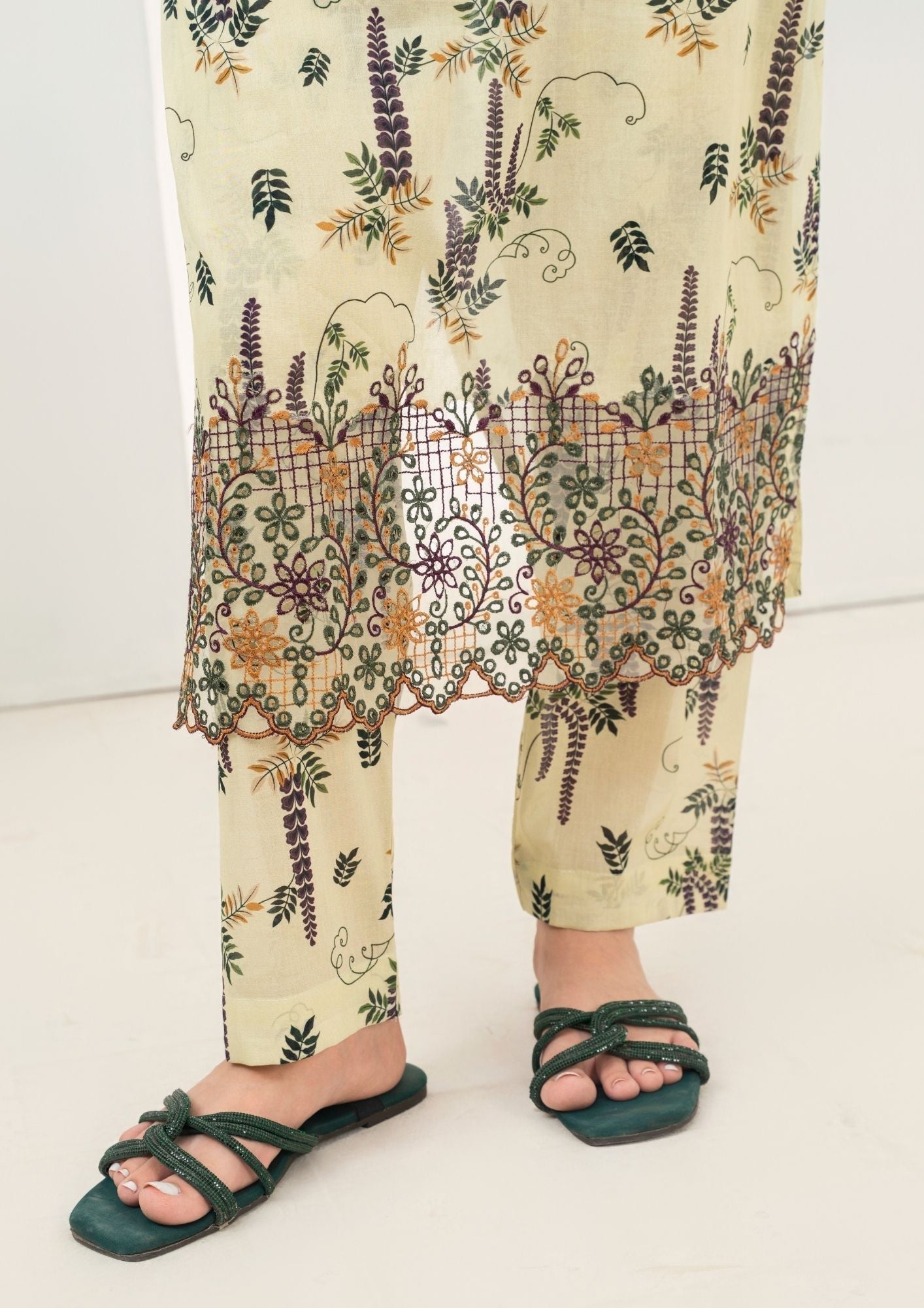 Alfatah Pret Printed Lawn with Embroidery GULZAAR S25 0009 Women 2pcs