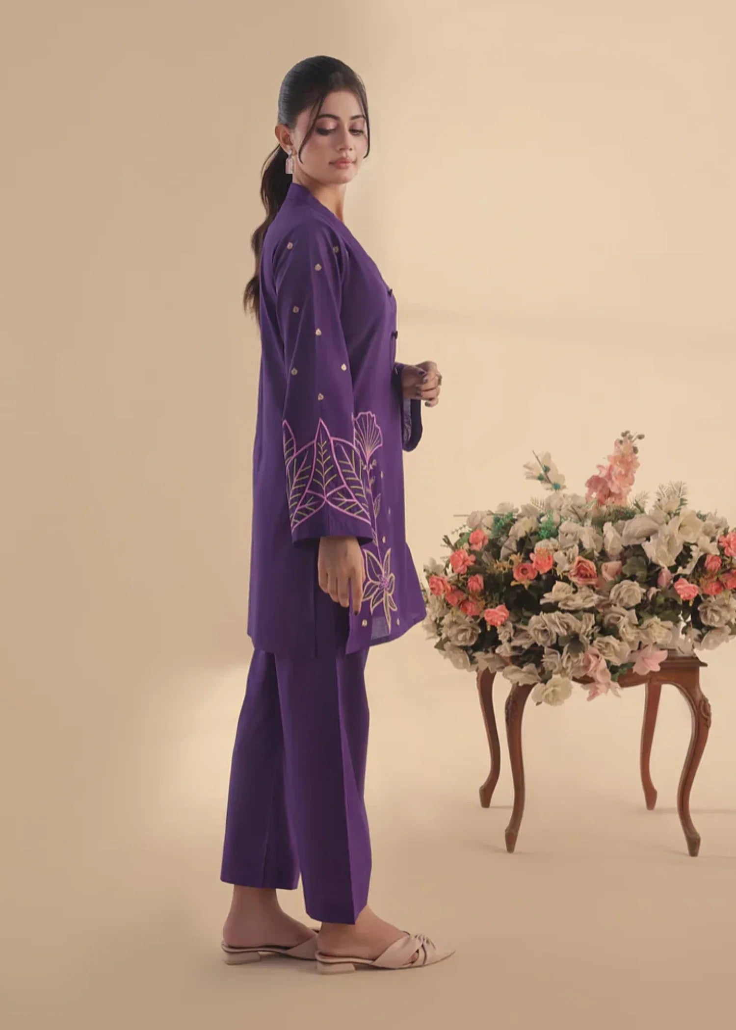 Luxeurs Saga Embroidered Lawn Dress Women 2pcs