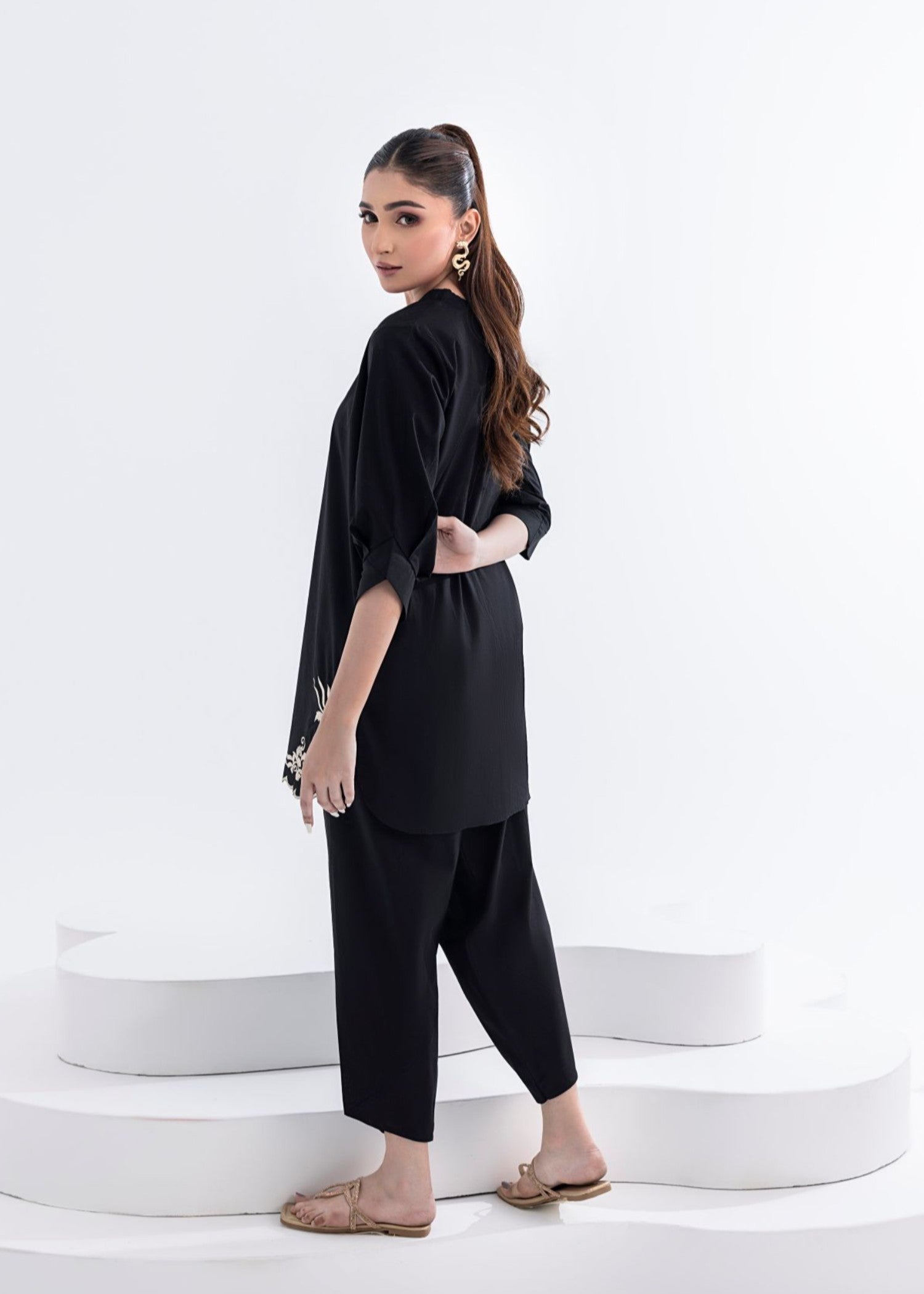 Amani ZARIAH BLACK COTTON LAWN COORD WITH TULIP HEM SHALWAR Women 2pcs