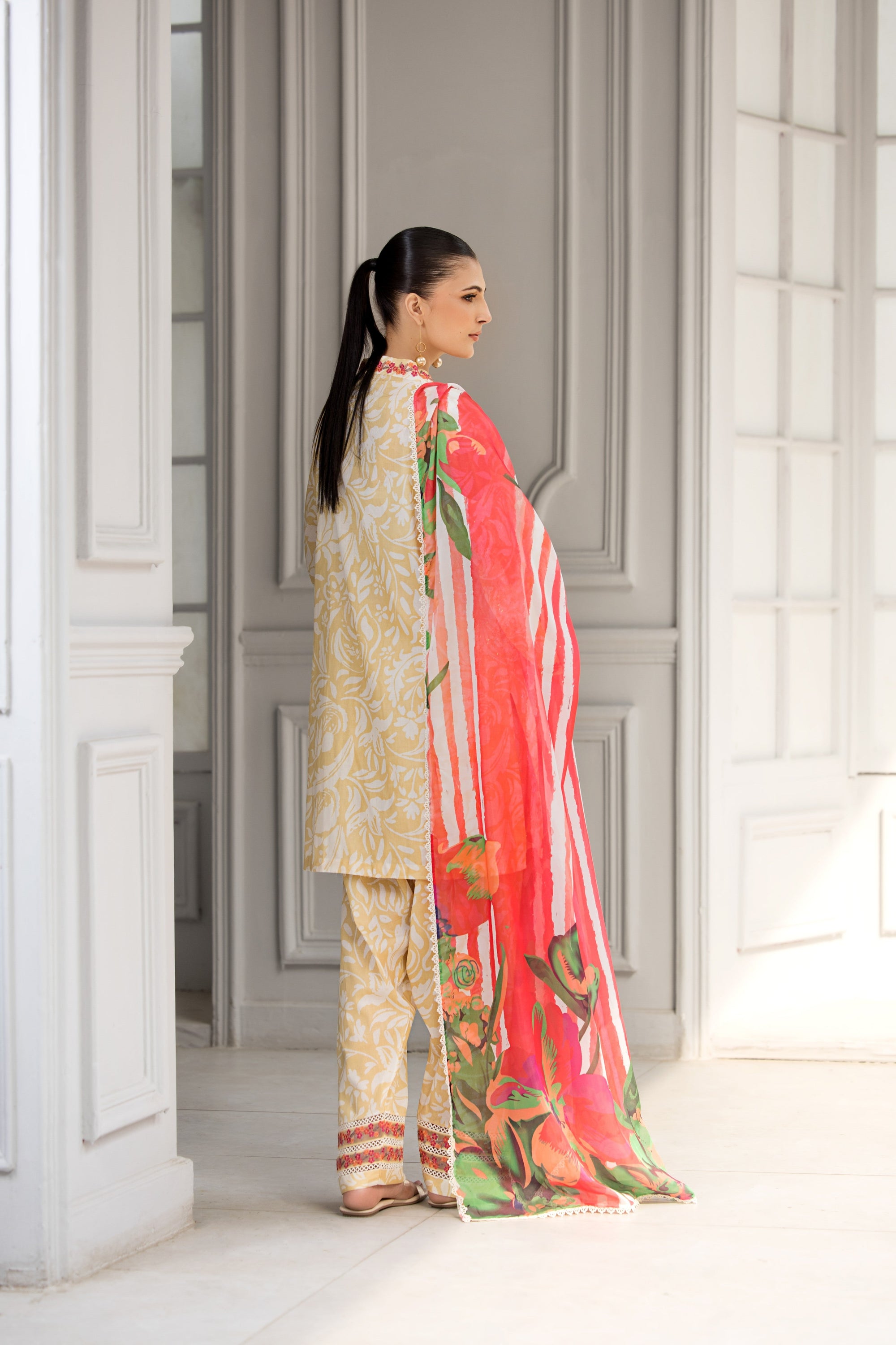 Afiay Clothing Rung Bahar – Embroidered Lawn Suit with Farshi Shalwar & Silk Dupatta Women 3pcs