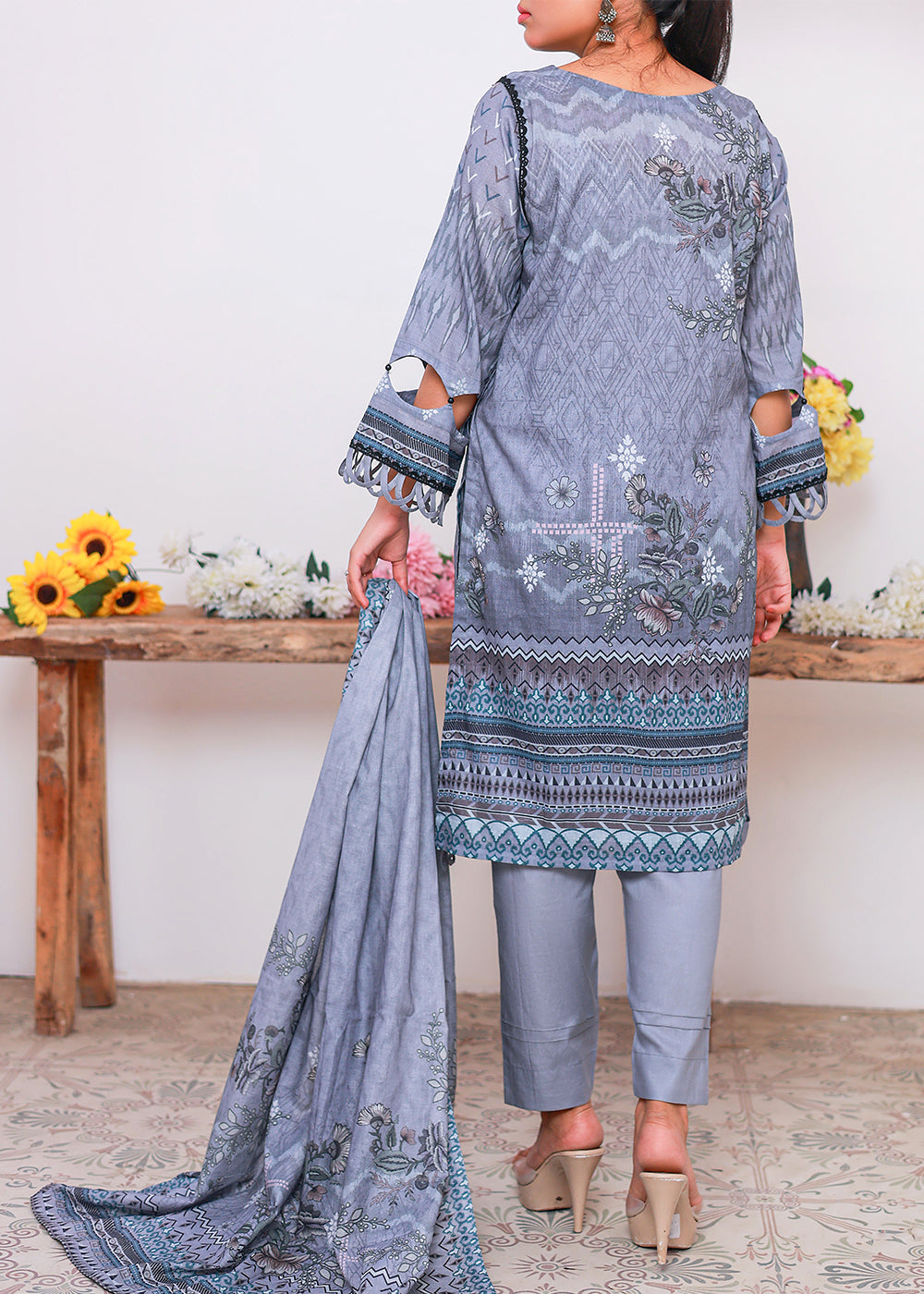 Green Gray printed stitched lawn suit Women 3pcs