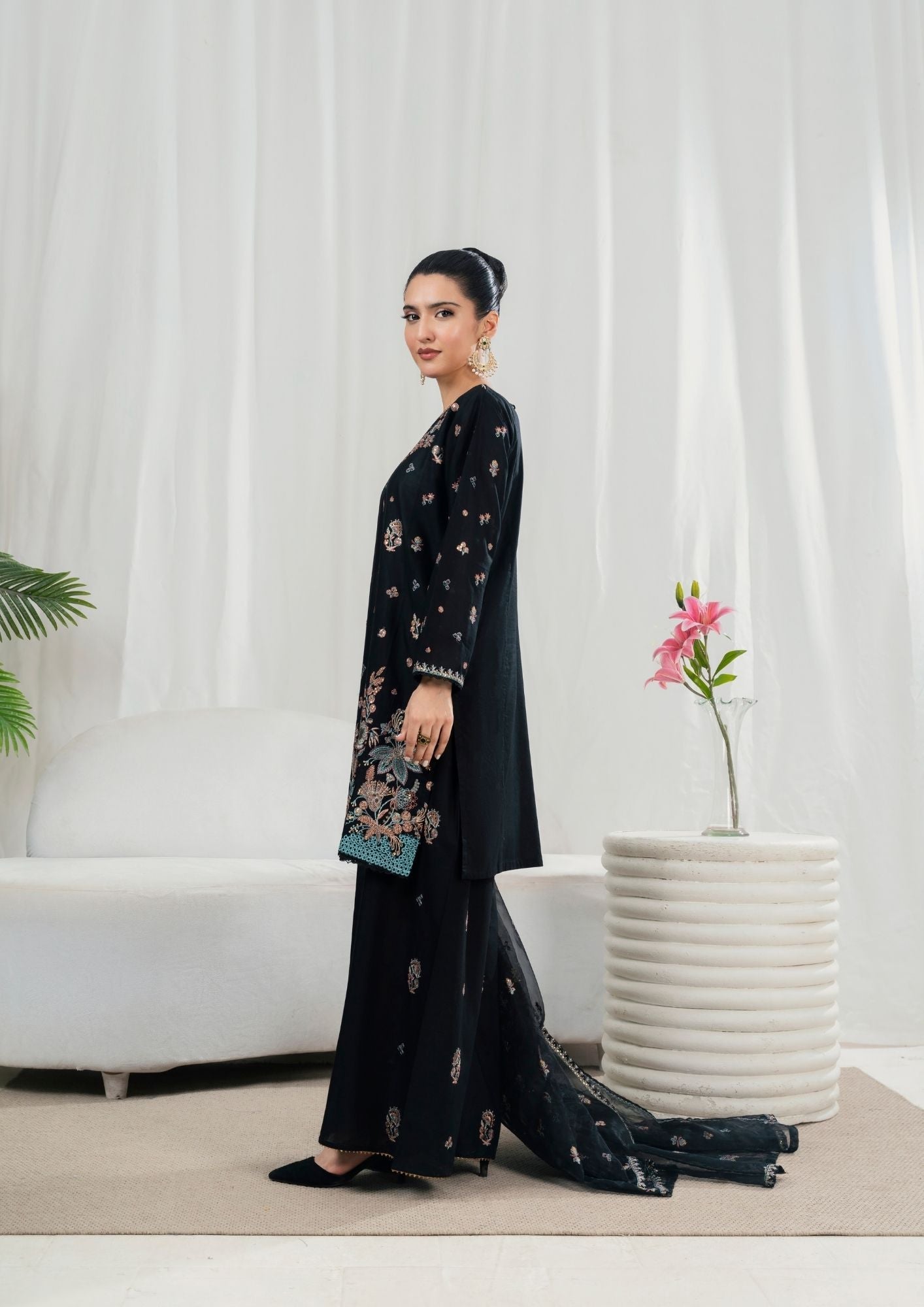 Alfatah Pret Embroidered Lawn ZAUQ S25 0101 Women 3pcs