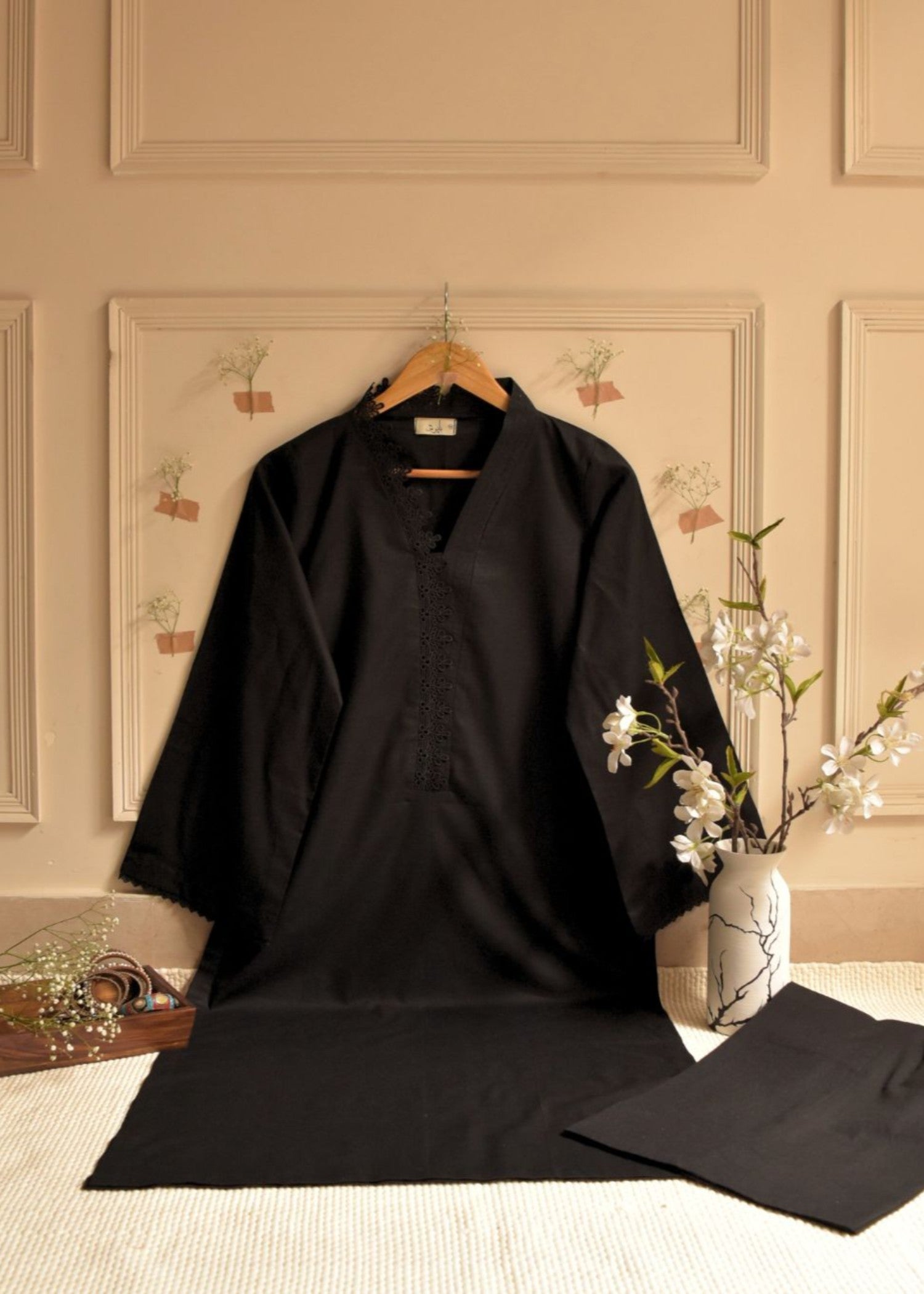 Baposh Black Kurta Set Women 2pcs