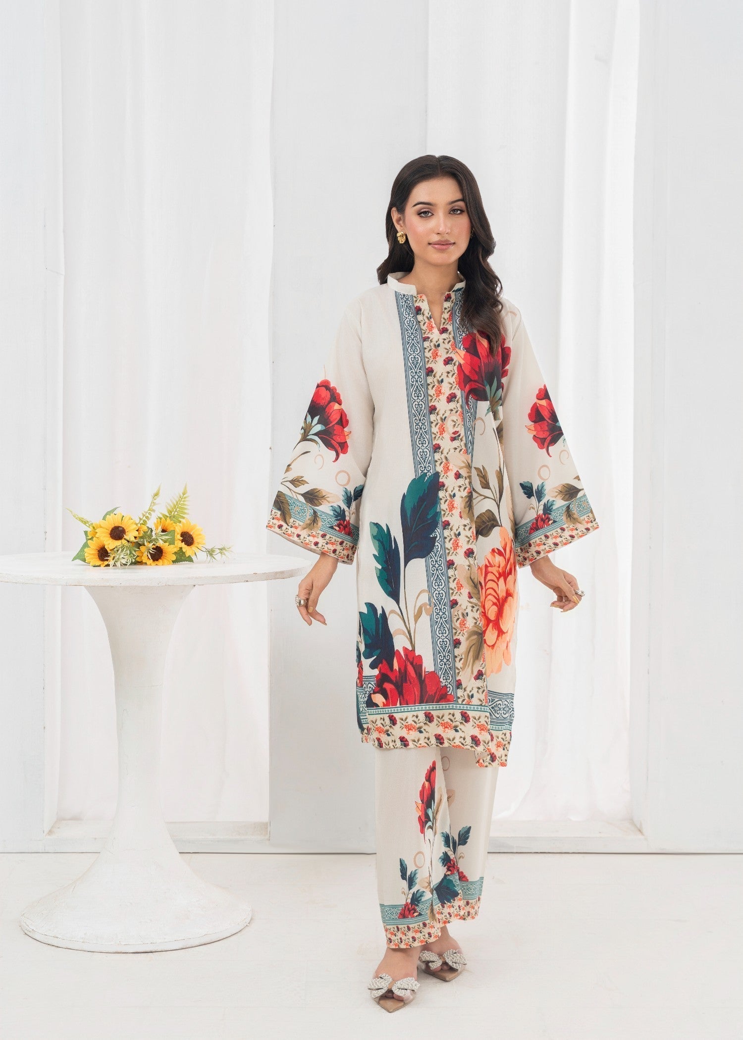 Stylish Collection AROOJ Women 2pcs