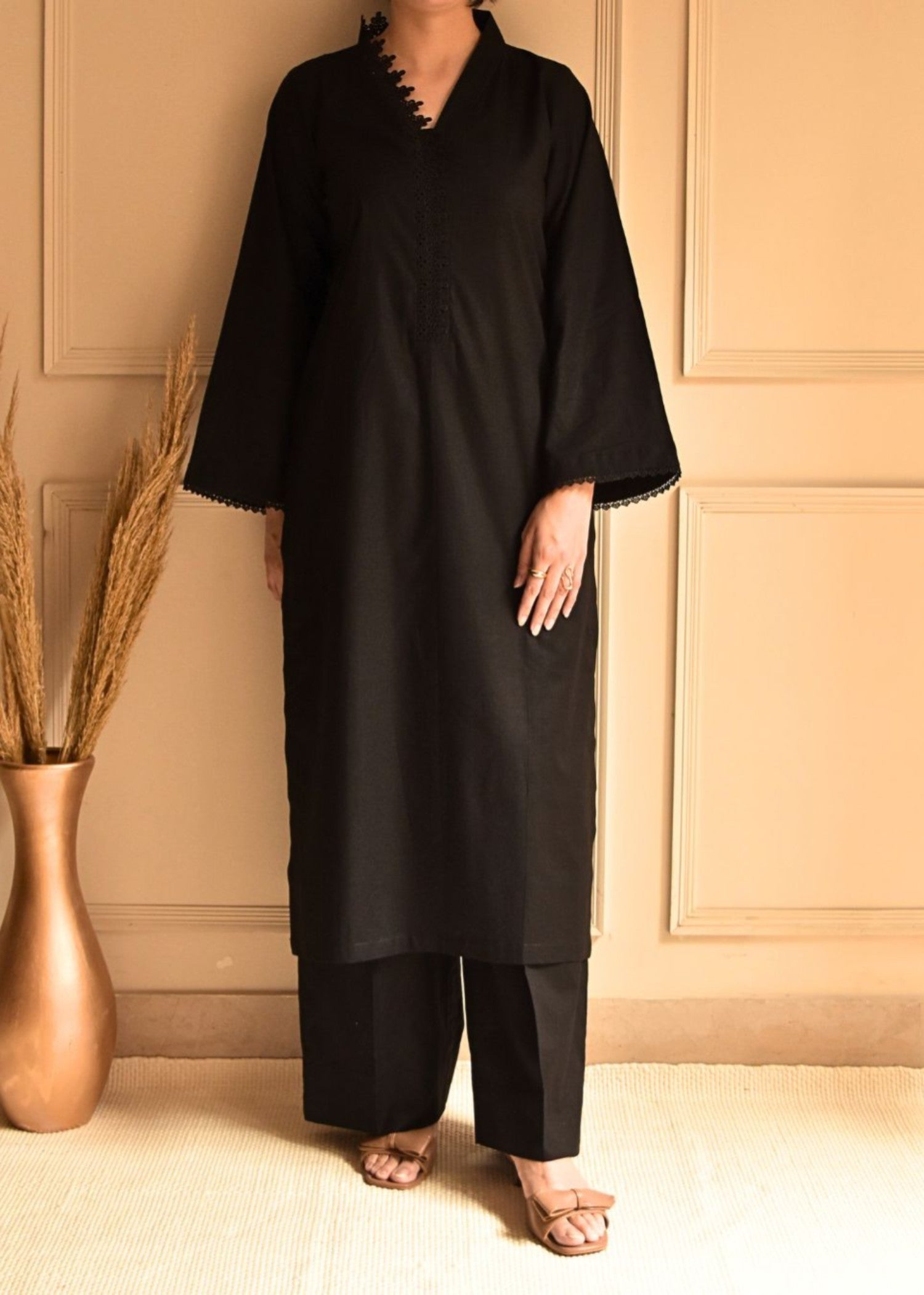 Baposh Black Kurta Set Women 2pcs