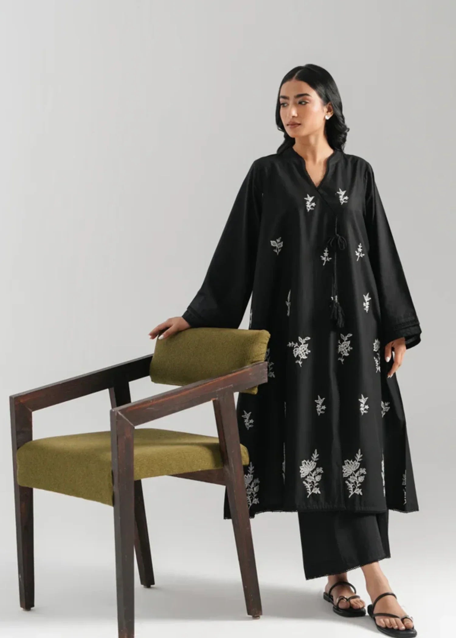 Zeen EMBROIDERED SUIT WAM25216 Women 2pcs